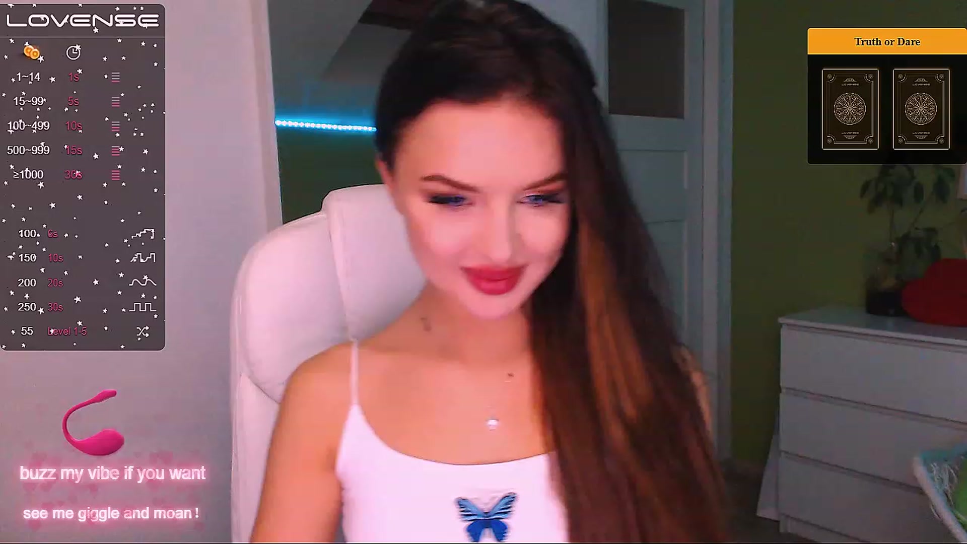 Gallery image thumbnail from JenniferMoris's myfreecams stream on, 11/28/2022, 16:02 image 15 of 20