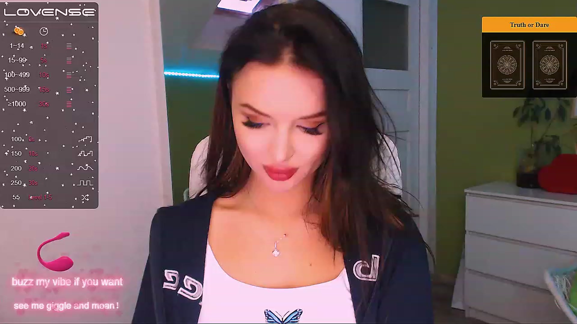 Gallery image thumbnail from JenniferMoris's myfreecams stream on, 11/28/2022, 16:02 image 7 of 20