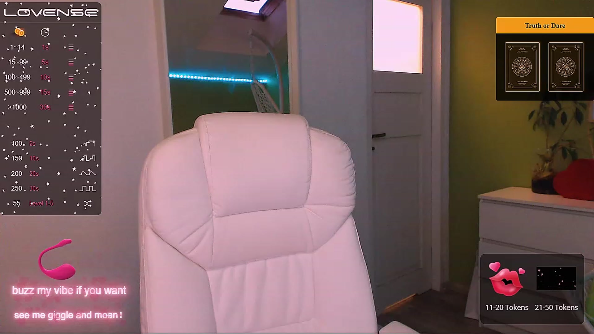 Gallery image thumbnail from JenniferMoris's myfreecams stream on, 11/28/2022, 16:02 image 8 of 20