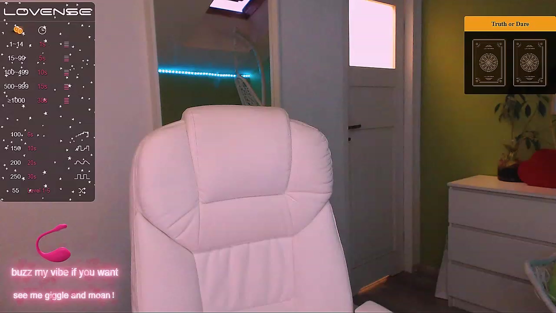 Gallery image thumbnail from JenniferMoris's myfreecams stream on, 11/28/2022, 16:02 image 9 of 20