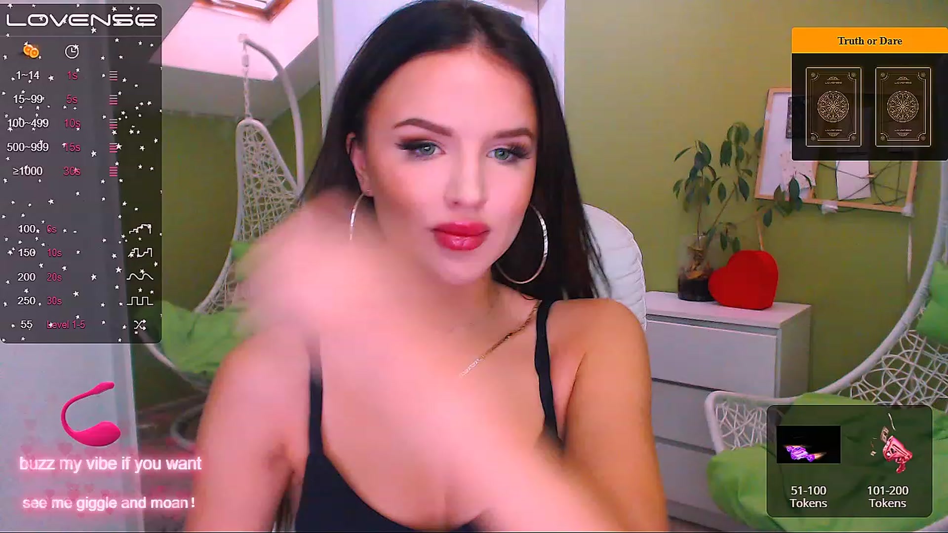 Gallery image thumbnail from JenniferMoris's myfreecams stream on, 12/05/2022, 10:05 image 18 of 20
