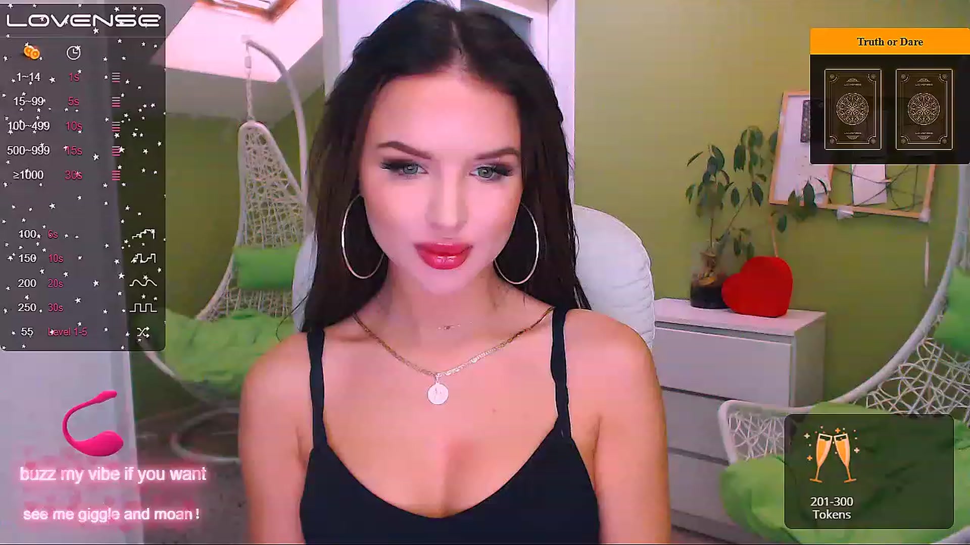 Gallery image thumbnail from JenniferMoris's myfreecams stream on, 12/05/2022, 10:05 image 13 of 20