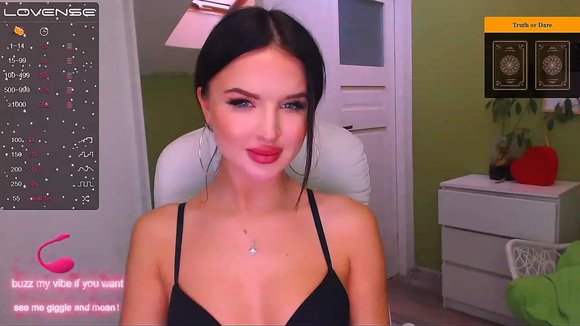 Gallery image thumbnail from JenniferMoris's myfreecams stream on, 12/05/2022, 11:34 image 12 of 20