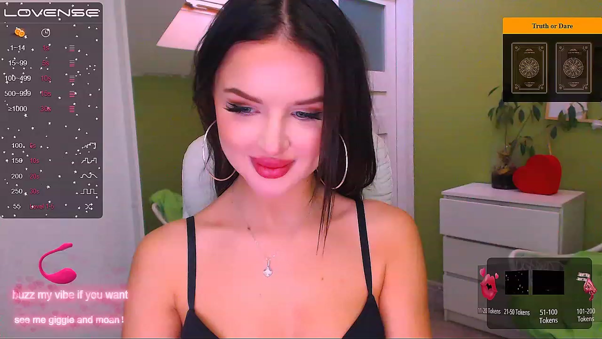 Gallery image thumbnail from JenniferMoris's myfreecams stream on, 12/05/2022, 11:34 image 4 of 20