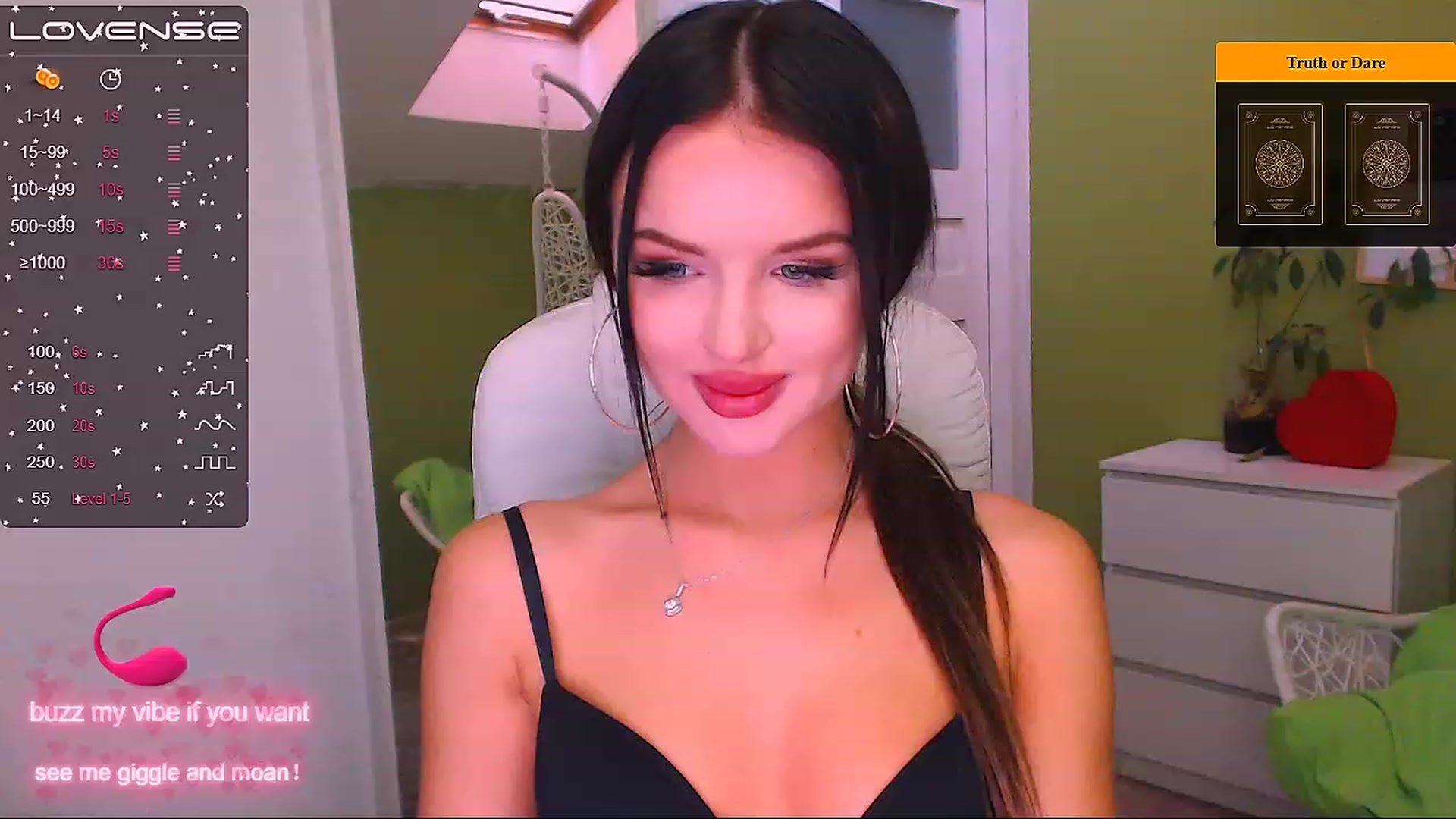 Gallery image thumbnail from JenniferMoris's myfreecams stream on, 12/05/2022, 12:34 image 7 of 20
