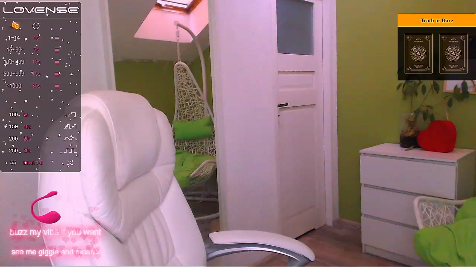 Gallery image thumbnail from JenniferMoris's myfreecams stream on, 12/05/2022, 12:34 image 17 of 20
