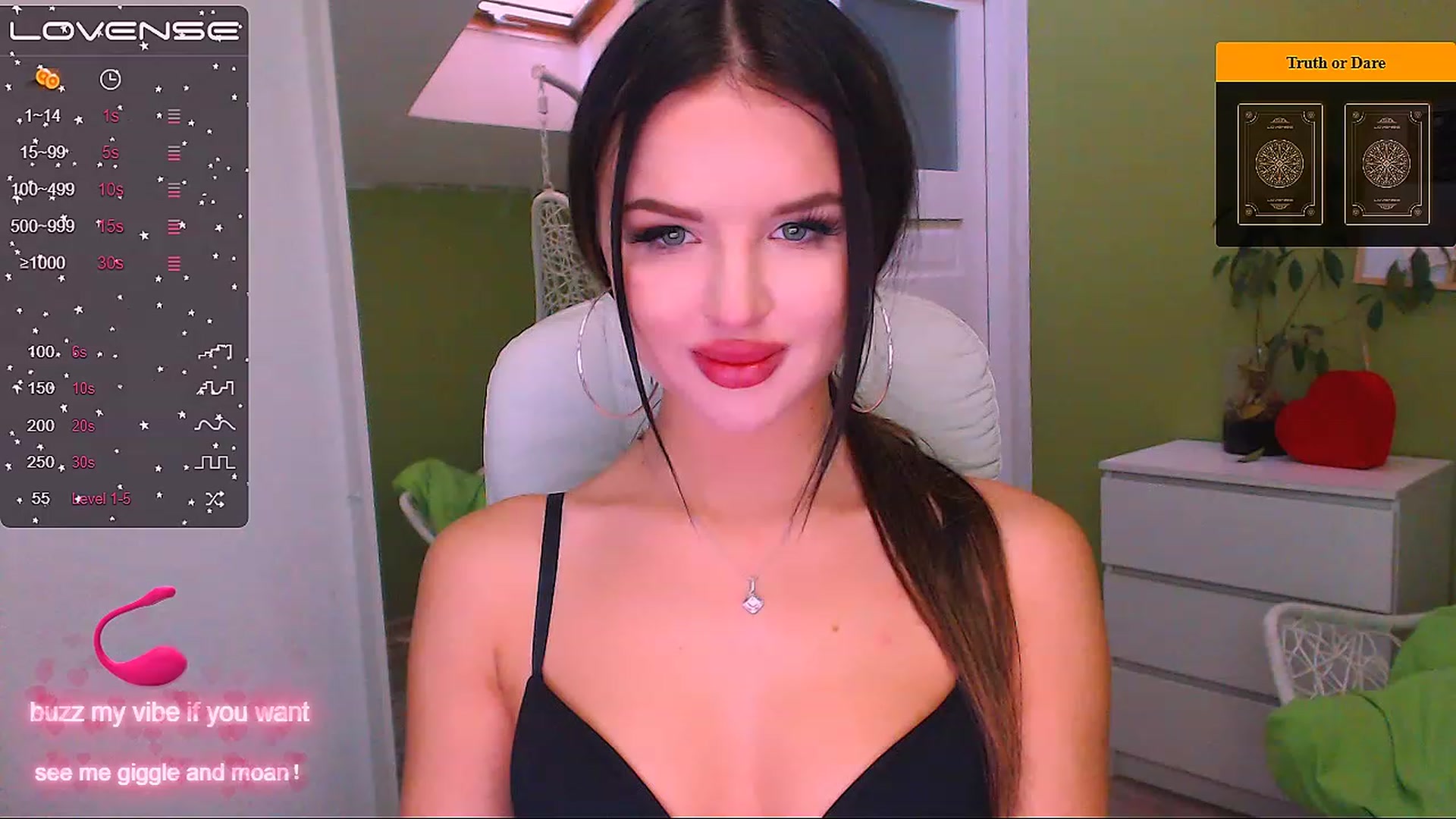 Gallery image thumbnail from JenniferMoris's myfreecams stream on, 12/05/2022, 12:34 image 4 of 20