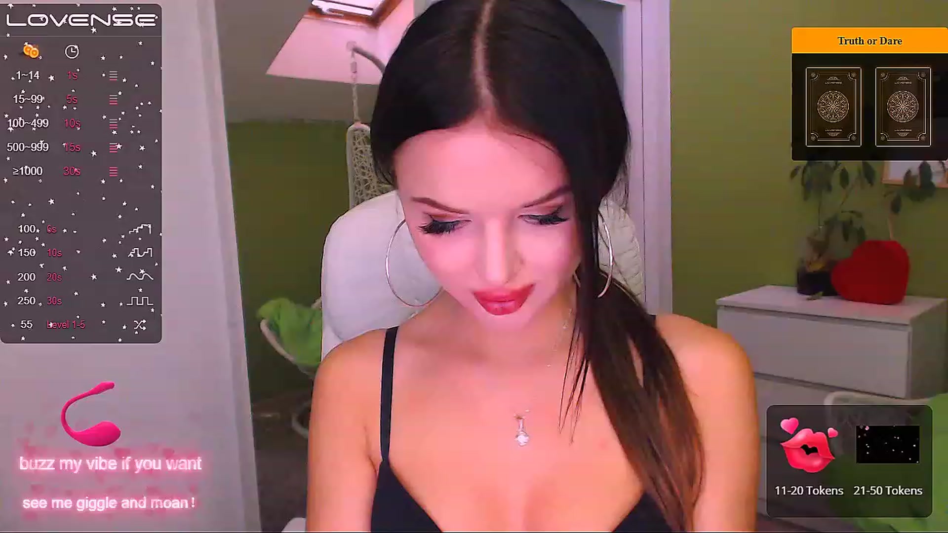 Gallery image thumbnail from JenniferMoris's myfreecams stream on, 12/05/2022, 12:34 image 13 of 20