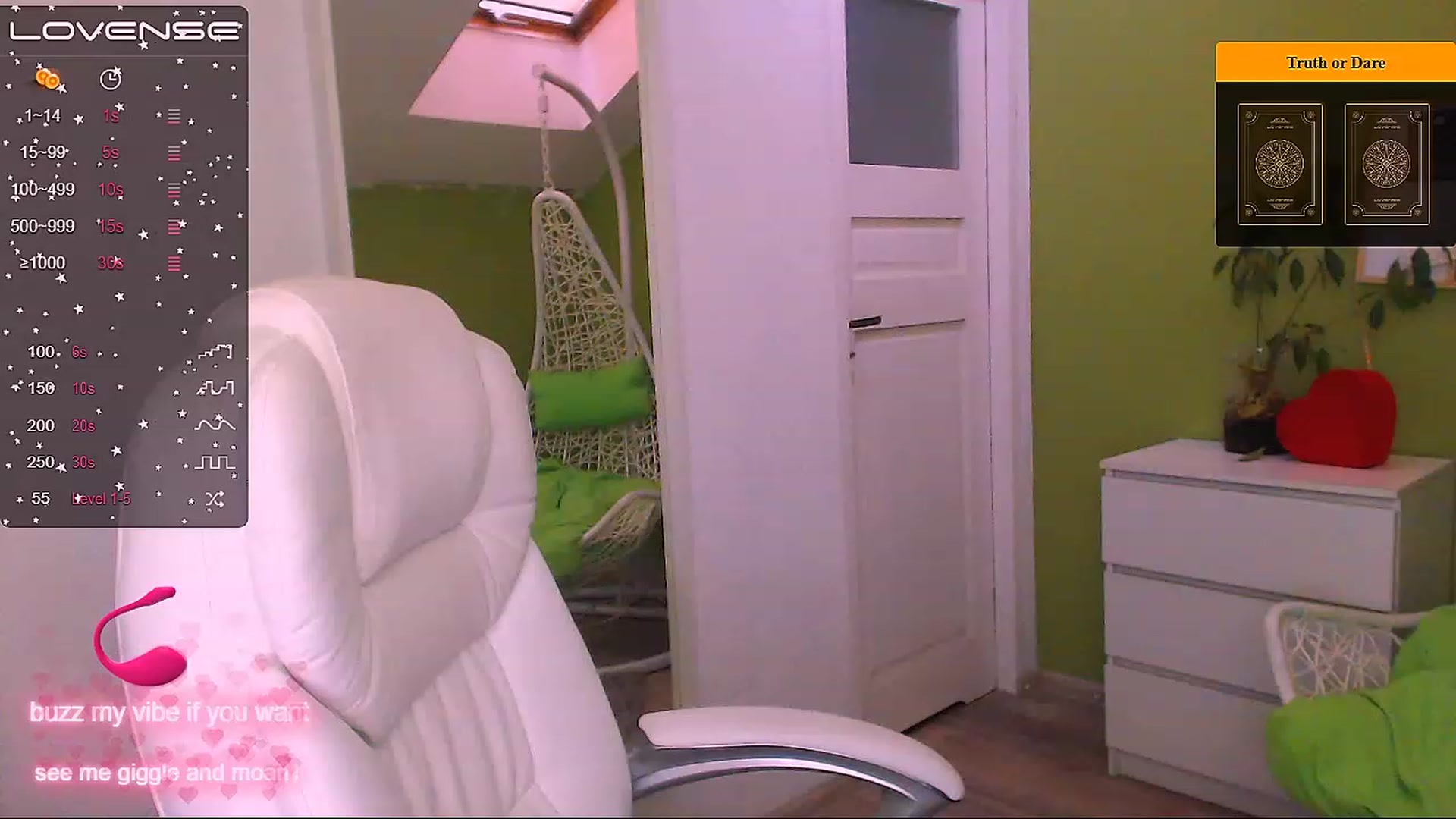 Gallery image thumbnail from JenniferMoris's myfreecams stream on, 12/05/2022, 12:34 image 15 of 20