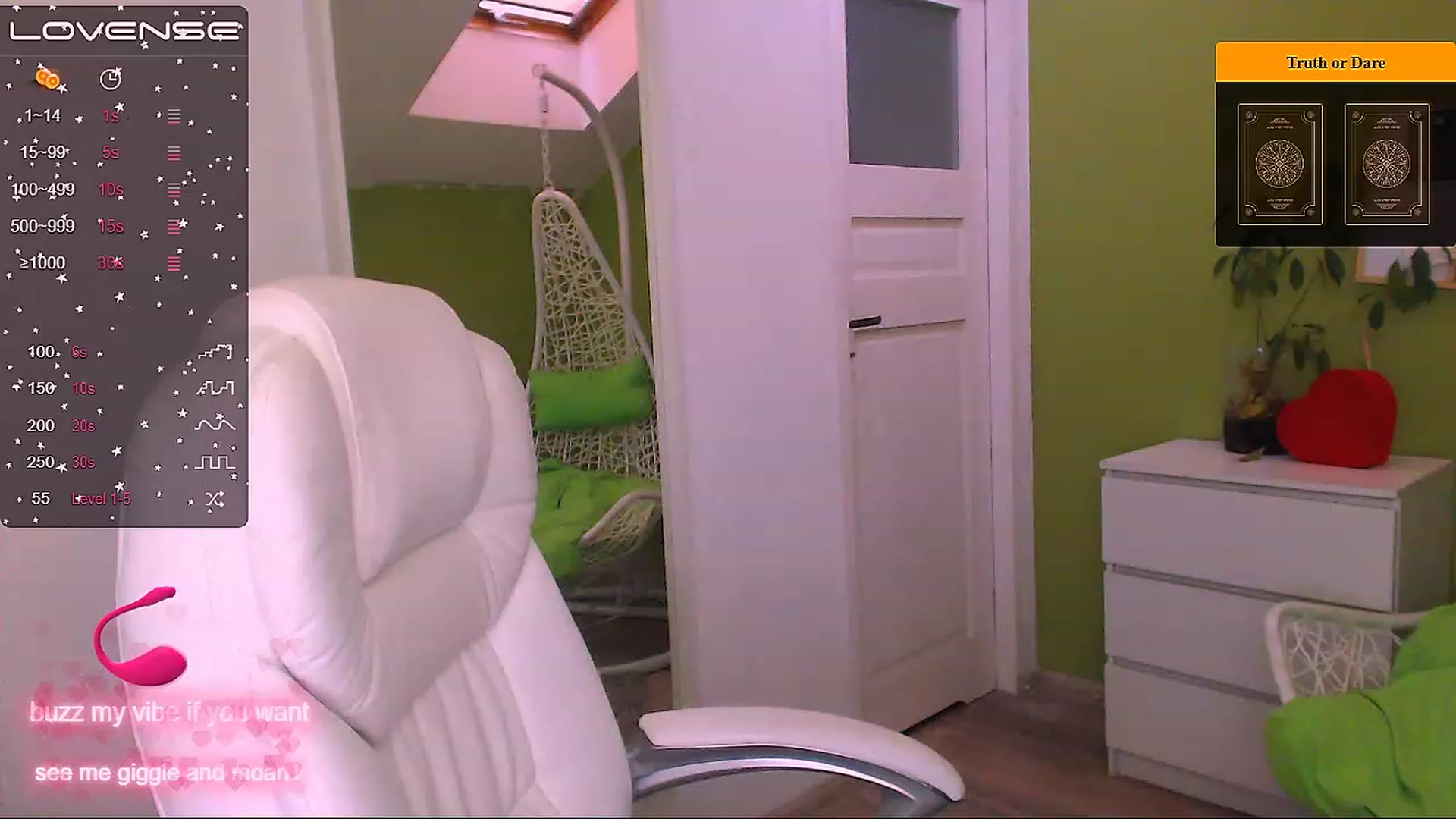 Gallery image thumbnail from JenniferMoris's myfreecams stream on, 12/05/2022, 12:34 image 14 of 20