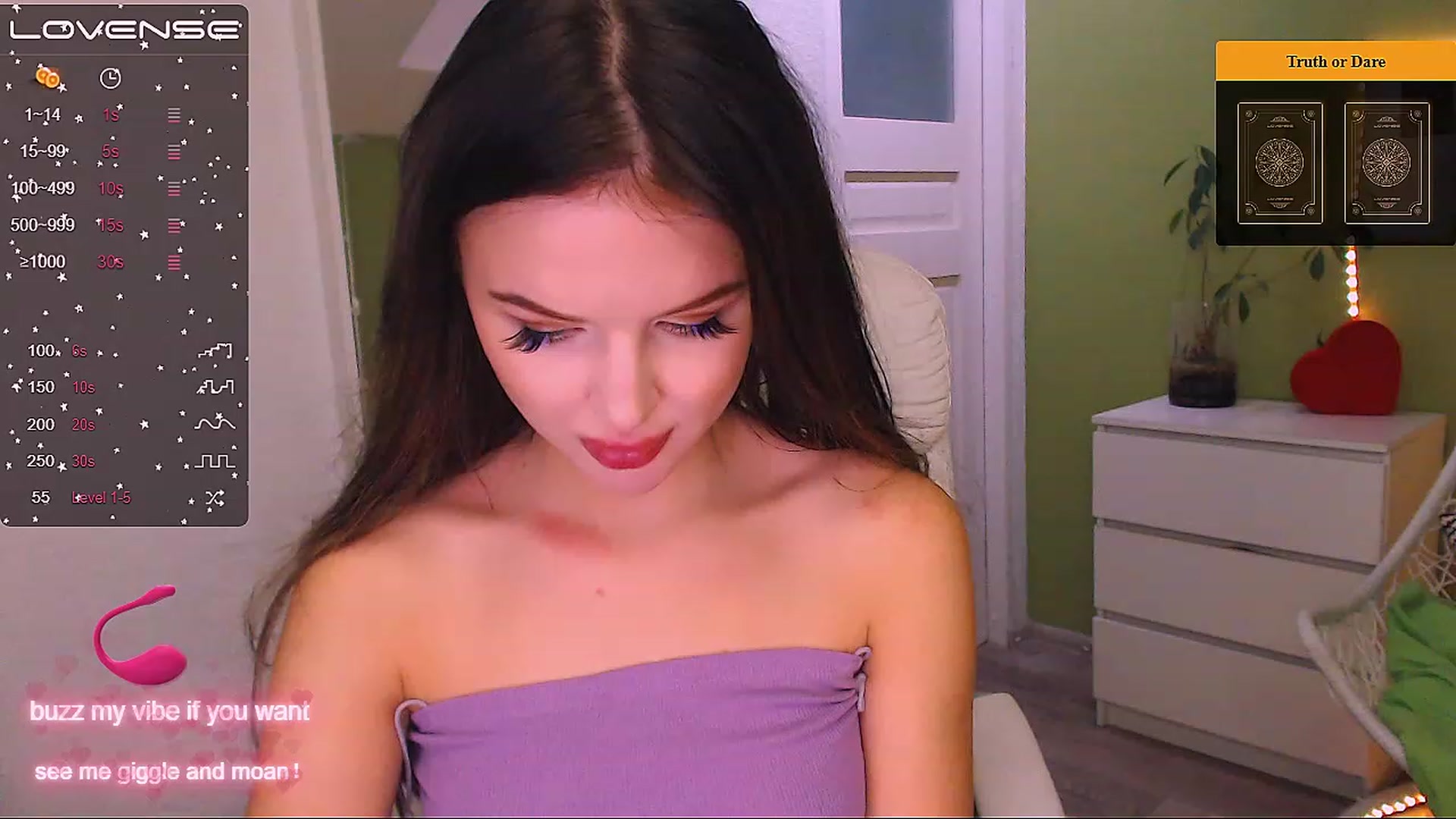 Gallery image thumbnail from JenniferMoris's myfreecams stream on, 12/12/2022, 09:47 image 10 of 20