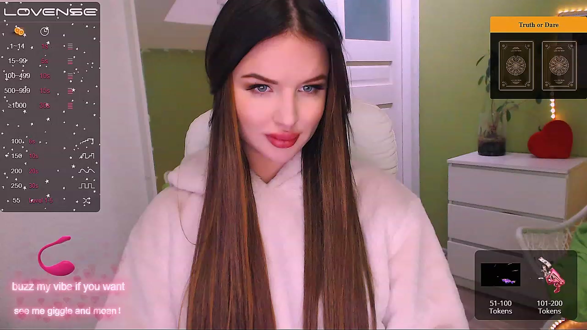 Gallery image thumbnail from JenniferMoris's myfreecams stream on, 12/12/2022, 10:54 image 5 of 20