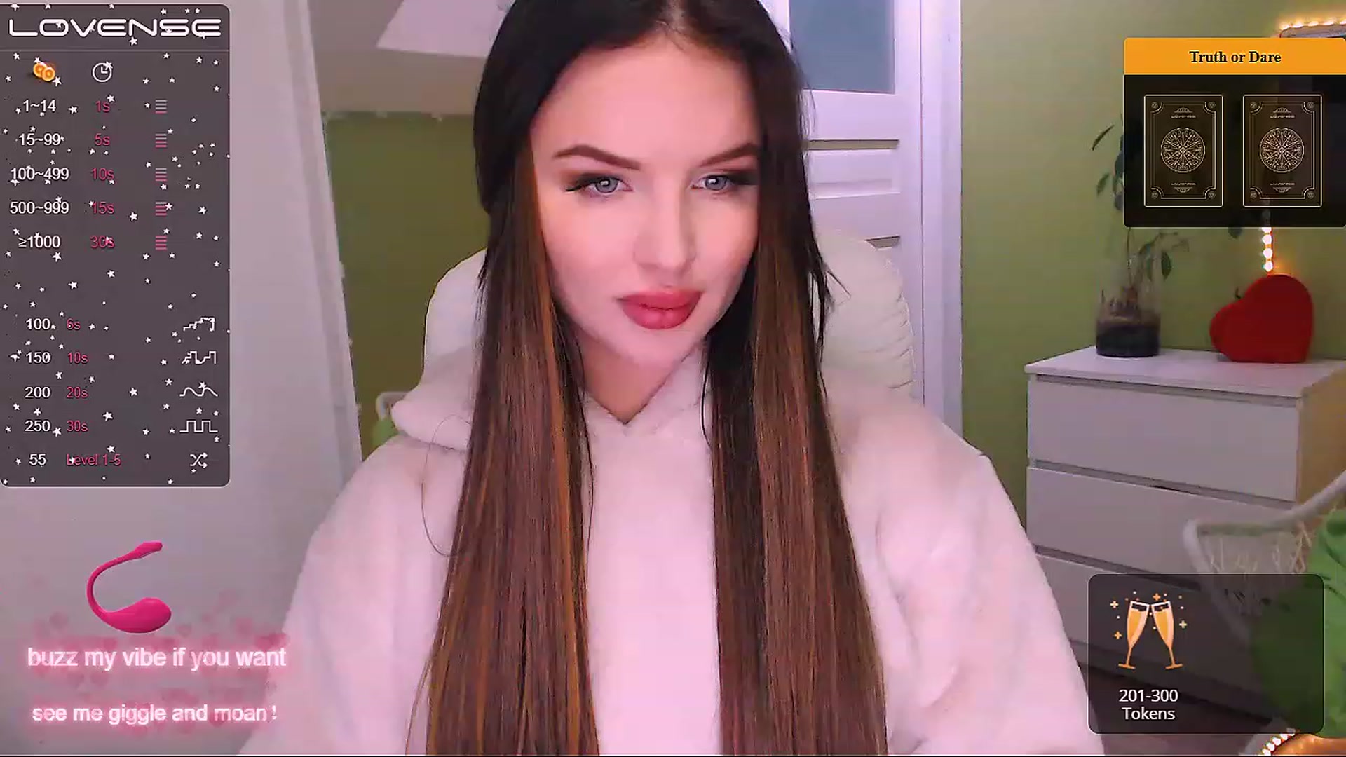 Gallery image thumbnail from JenniferMoris's myfreecams stream on, 12/12/2022, 10:54 image 4 of 20