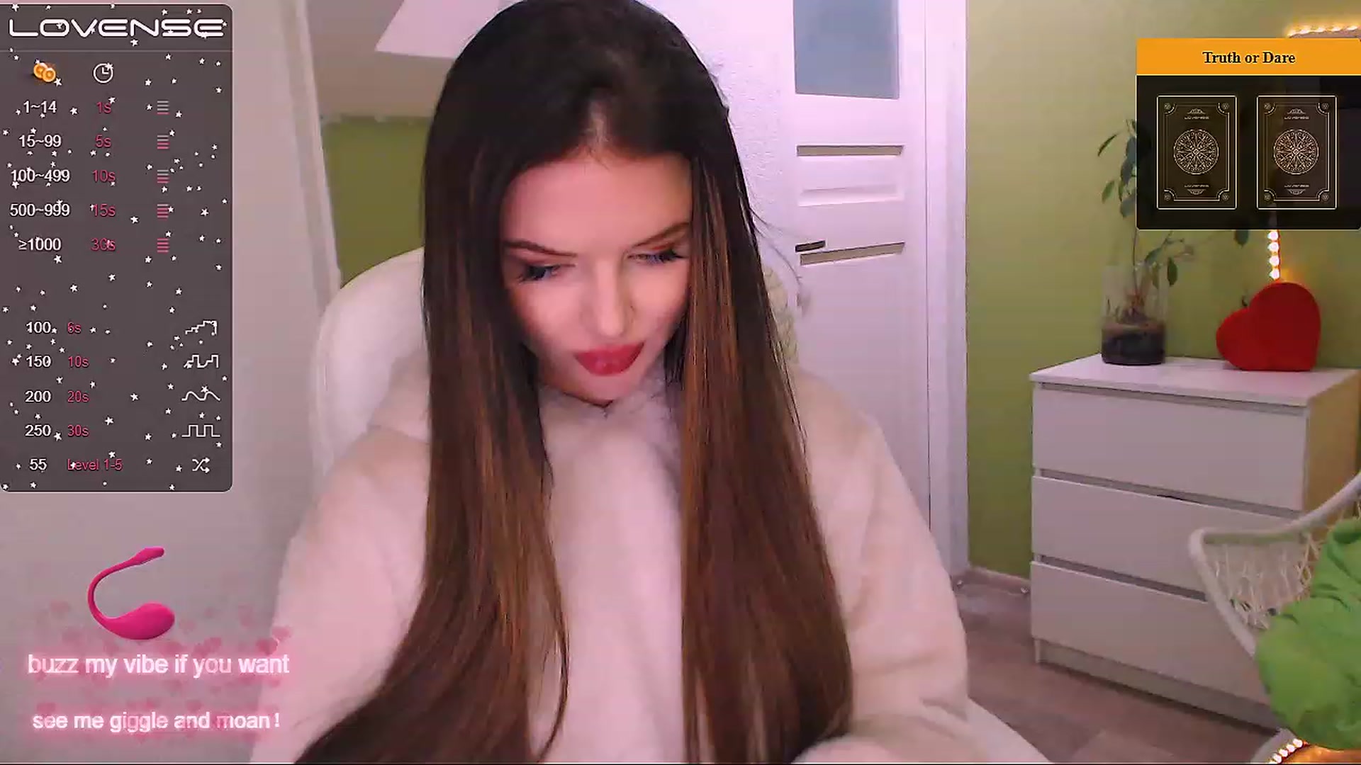 Gallery image thumbnail from JenniferMoris's myfreecams stream on, 12/12/2022, 10:54 image 16 of 20