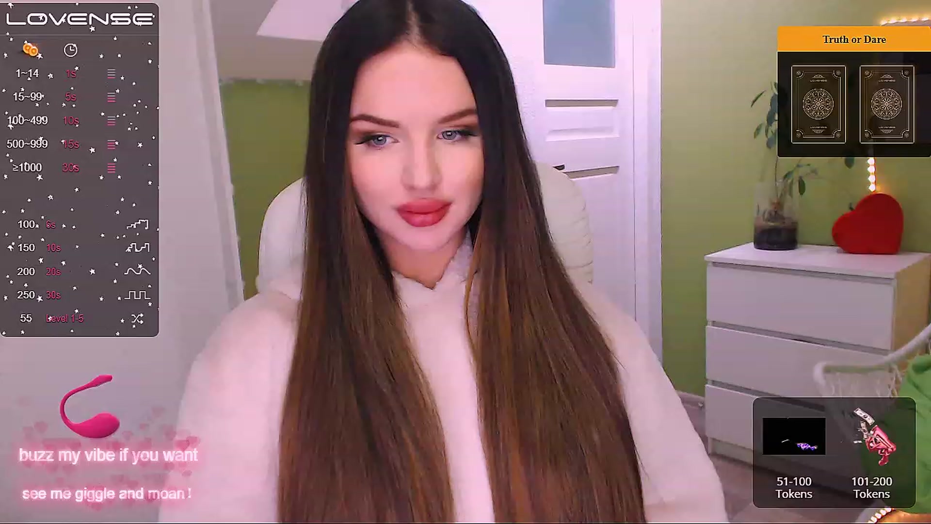 Gallery image thumbnail from JenniferMoris's myfreecams stream on, 12/12/2022, 10:54 image 13 of 20
