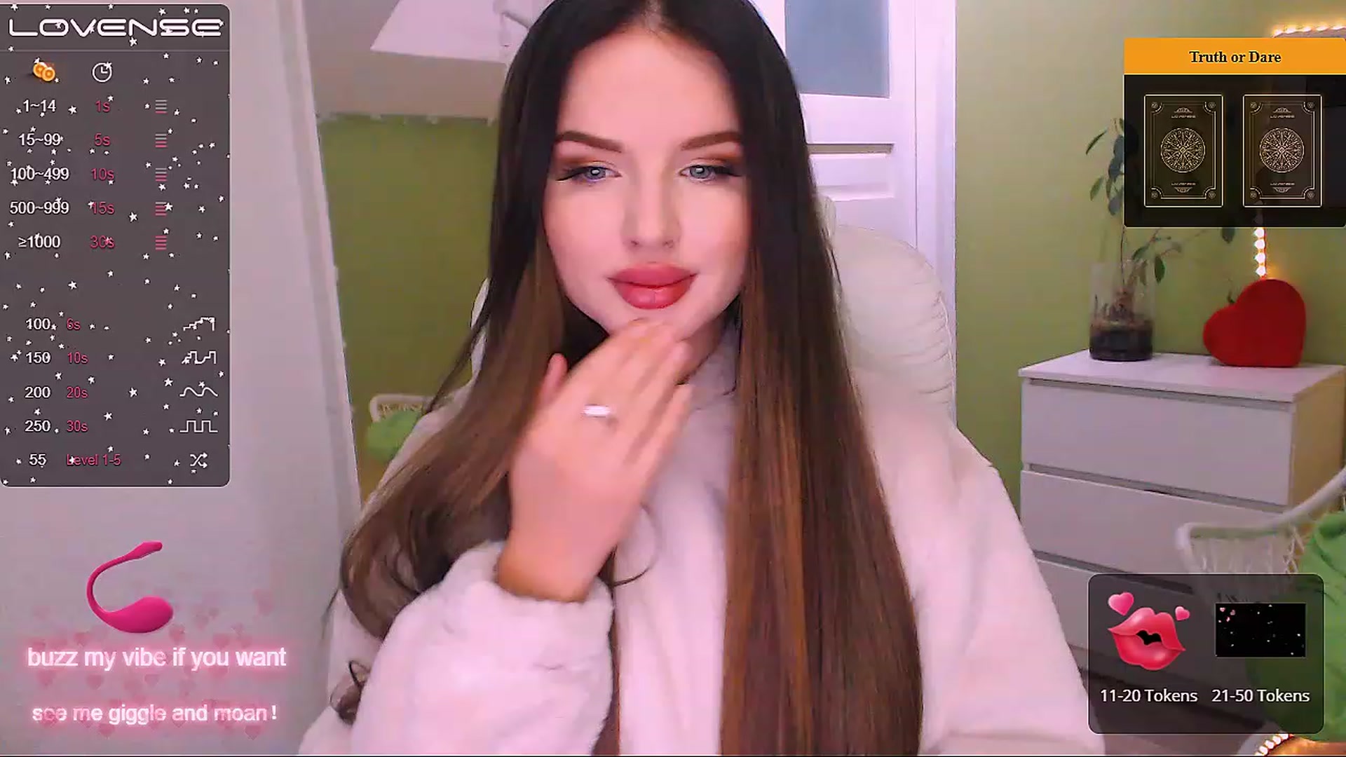 Gallery image thumbnail from JenniferMoris's myfreecams stream on, 12/12/2022, 10:54 image 14 of 20