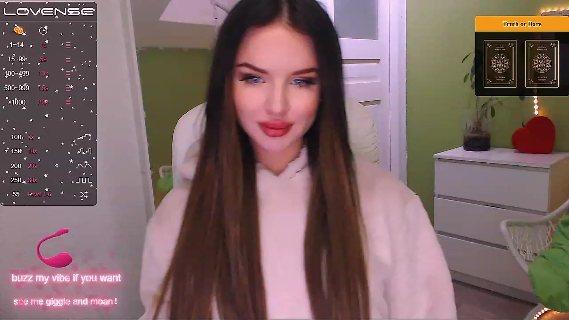 Gallery image thumbnail from JenniferMoris's myfreecams stream on, 12/12/2022, 10:54 image 2 of 20