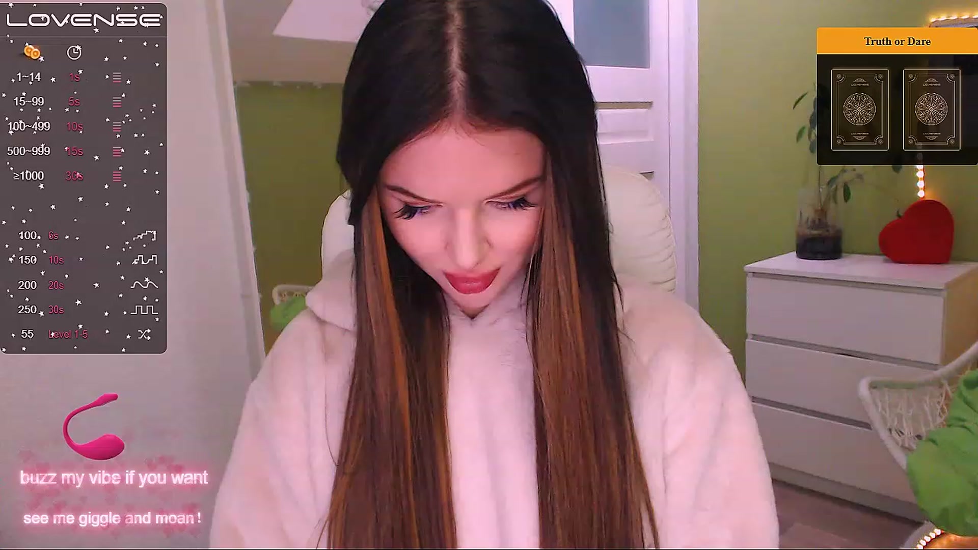 Gallery image thumbnail from JenniferMoris's myfreecams stream on, 12/12/2022, 10:54 image 9 of 20