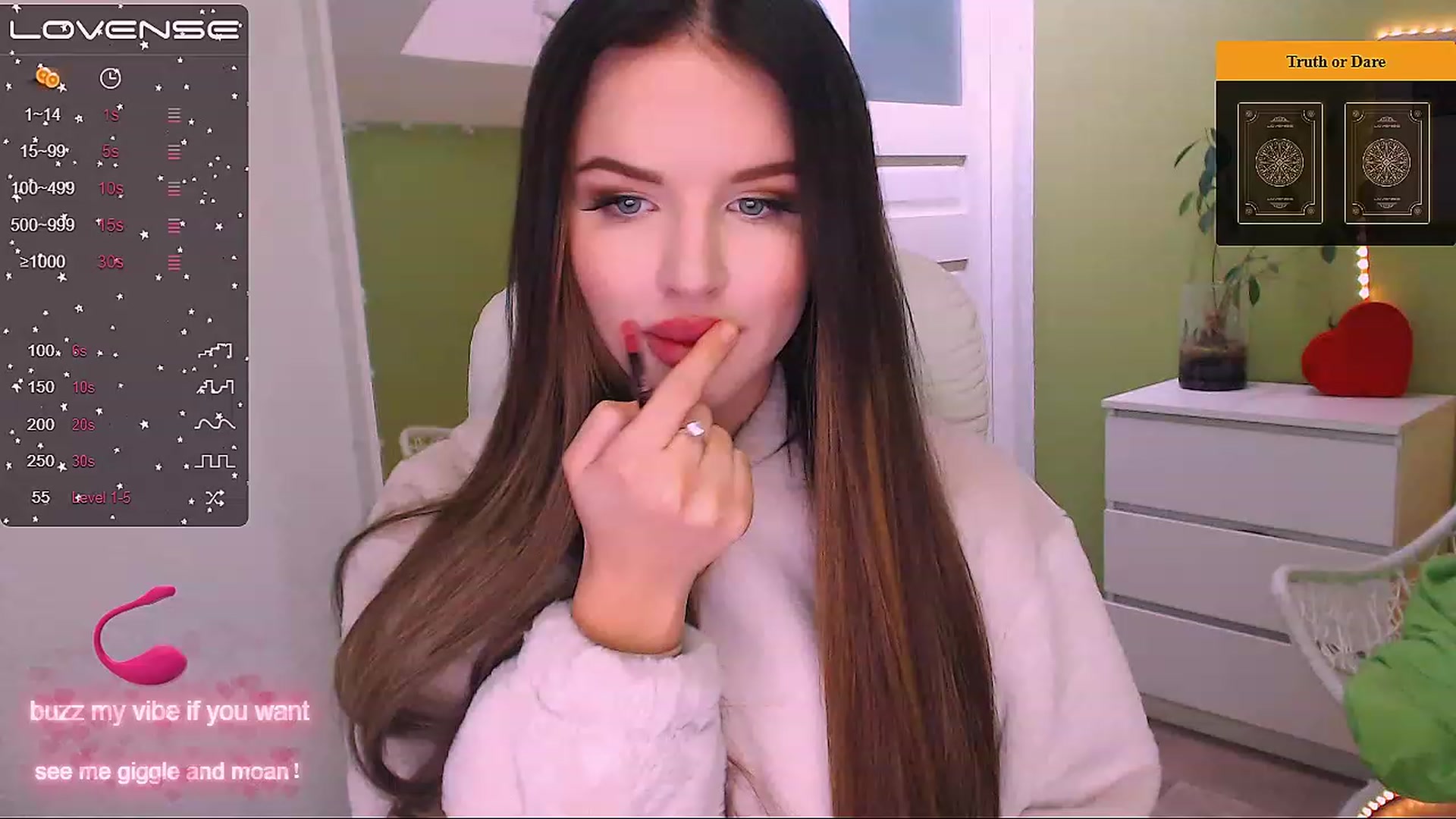 Gallery image thumbnail from JenniferMoris's myfreecams stream on, 12/12/2022, 10:54 image 15 of 20
