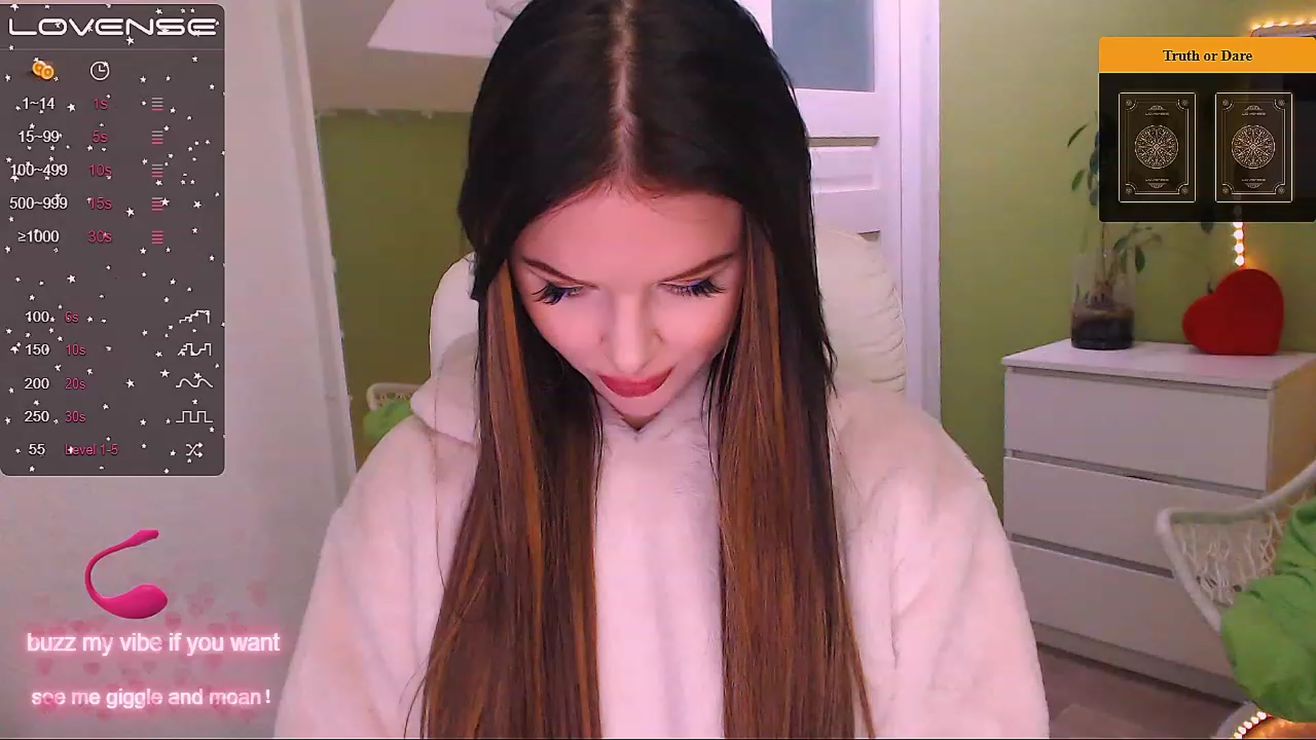 Gallery image thumbnail from JenniferMoris's myfreecams stream on, 12/12/2022, 10:54 image 8 of 20