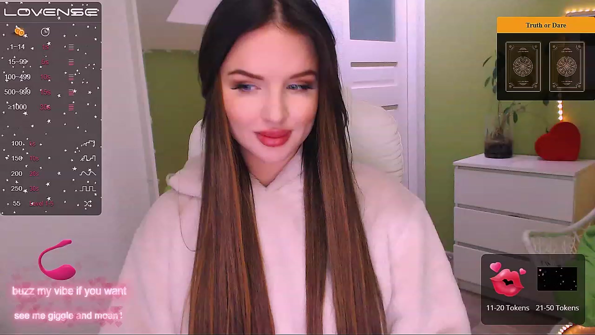 Gallery image thumbnail from JenniferMoris's myfreecams stream on, 12/12/2022, 10:54 image 6 of 20