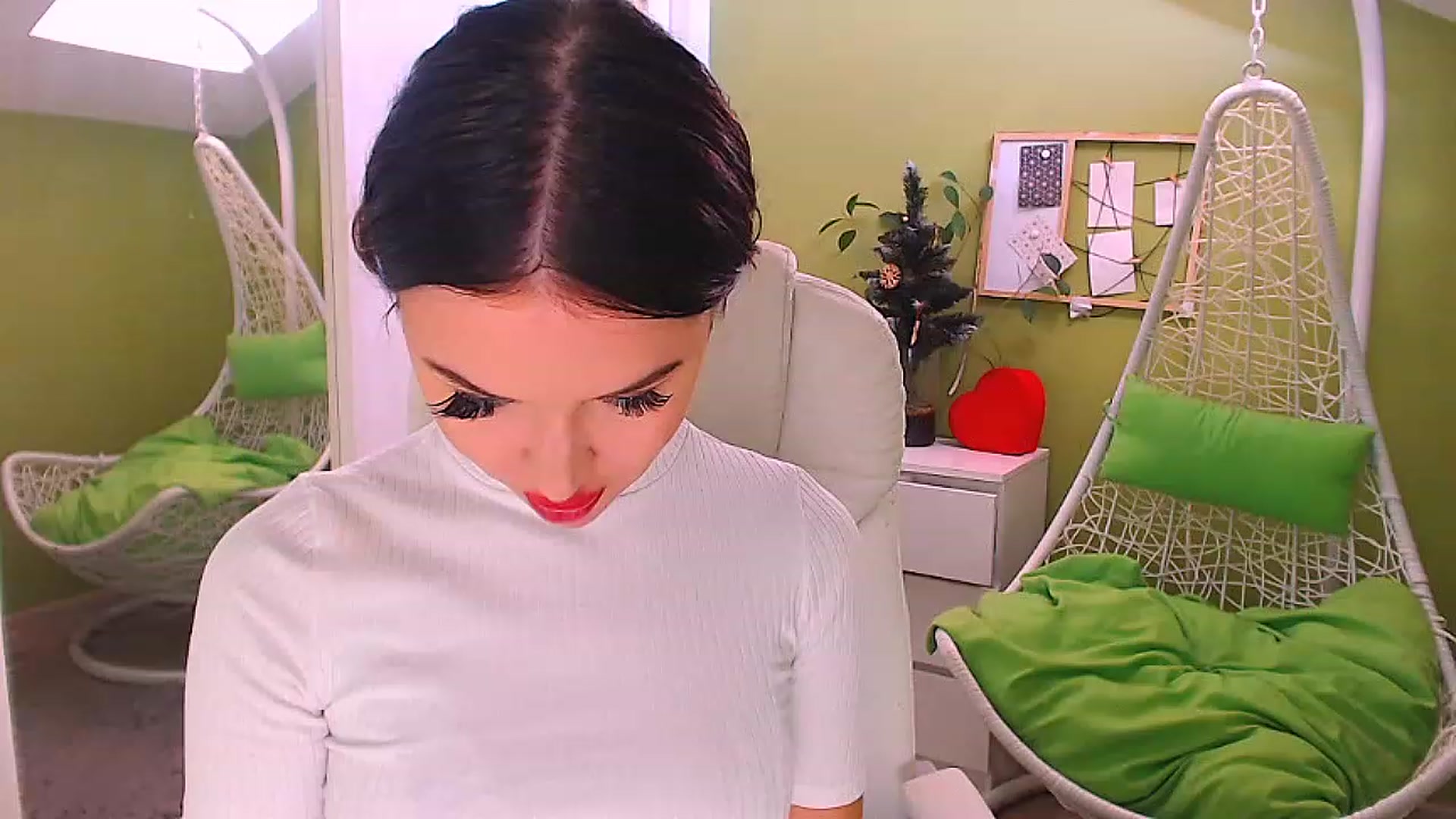 Gallery image thumbnail from JenniferMoris's myfreecams stream on, 12/30/2022, 11:49 image 9 of 20