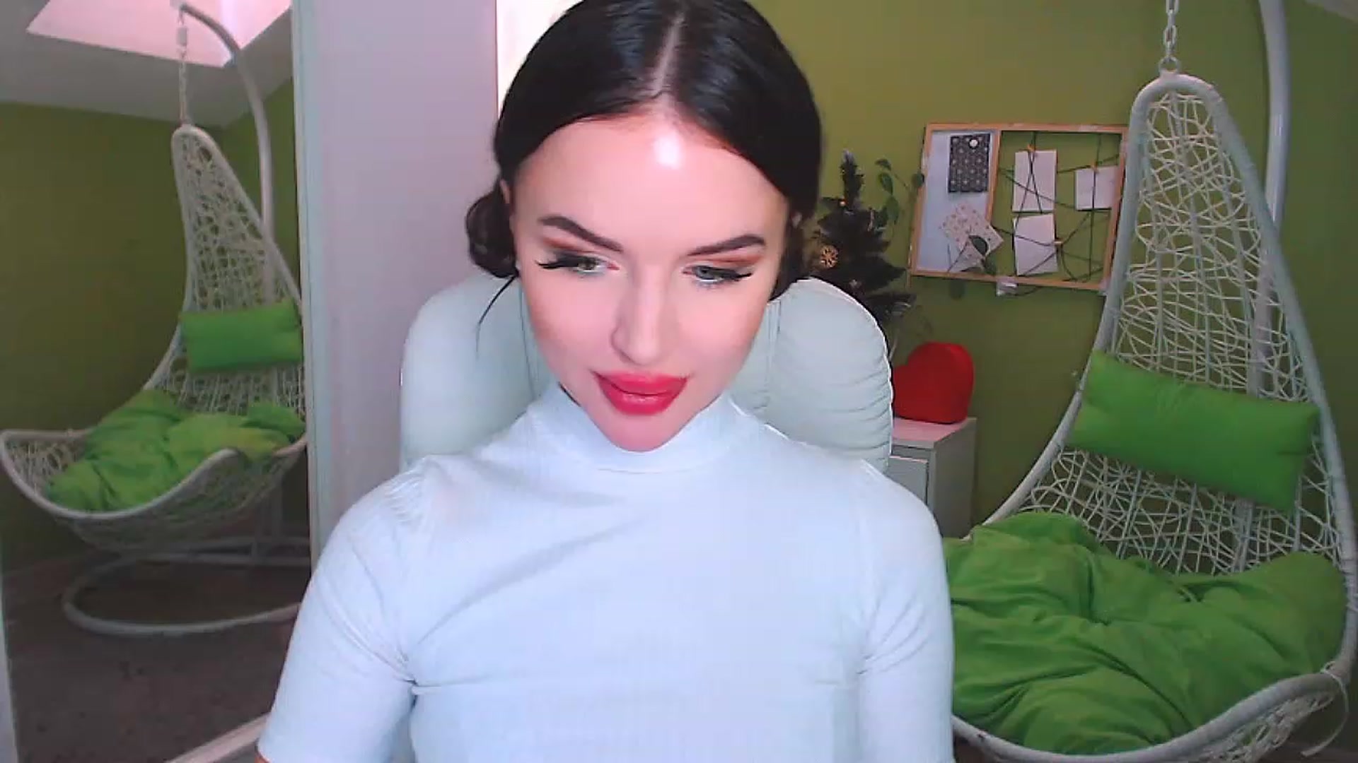 Gallery image thumbnail from JenniferMoris's myfreecams stream on, 12/30/2022, 11:49 image 14 of 20
