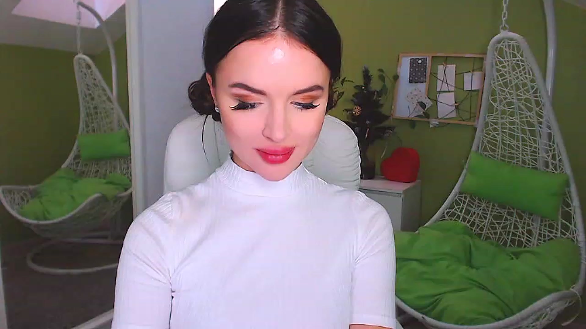 Gallery image thumbnail from JenniferMoris's myfreecams stream on, 12/30/2022, 12:28 image 16 of 20