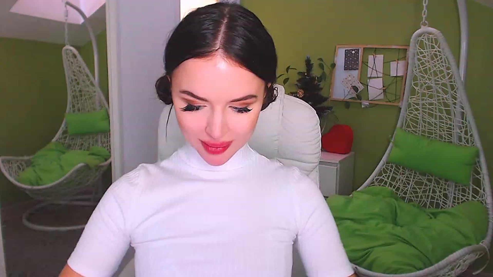 Gallery image thumbnail from JenniferMoris's myfreecams stream on, 12/30/2022, 12:28 image 7 of 20