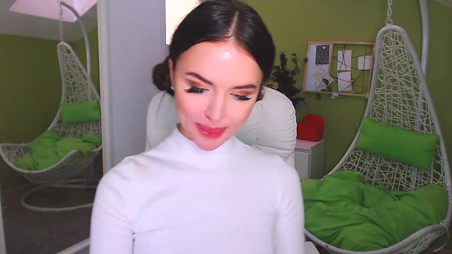 Gallery image thumbnail from JenniferMoris's myfreecams stream on, 12/30/2022, 12:28 image 8 of 20