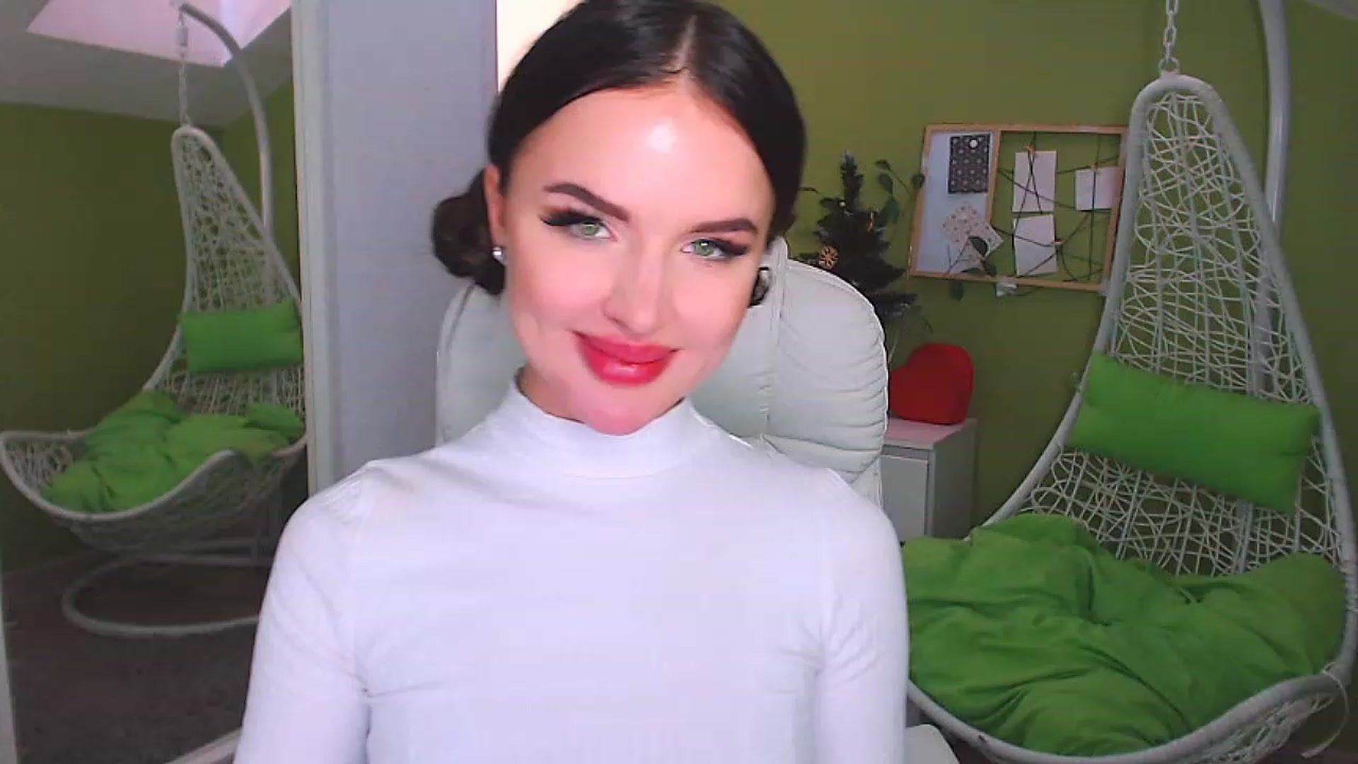 Gallery image thumbnail from JenniferMoris's myfreecams stream on, 12/30/2022, 12:28 image 5 of 20