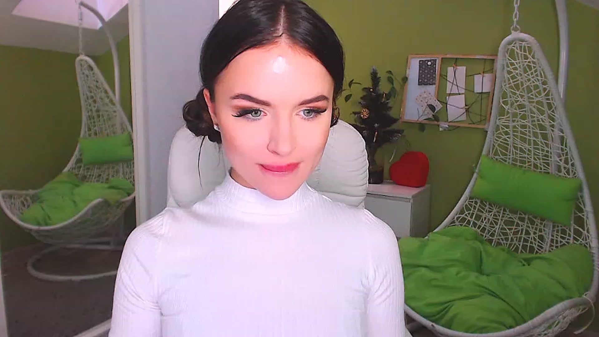 Gallery image thumbnail from JenniferMoris's myfreecams stream on, 12/30/2022, 12:28 image 19 of 20