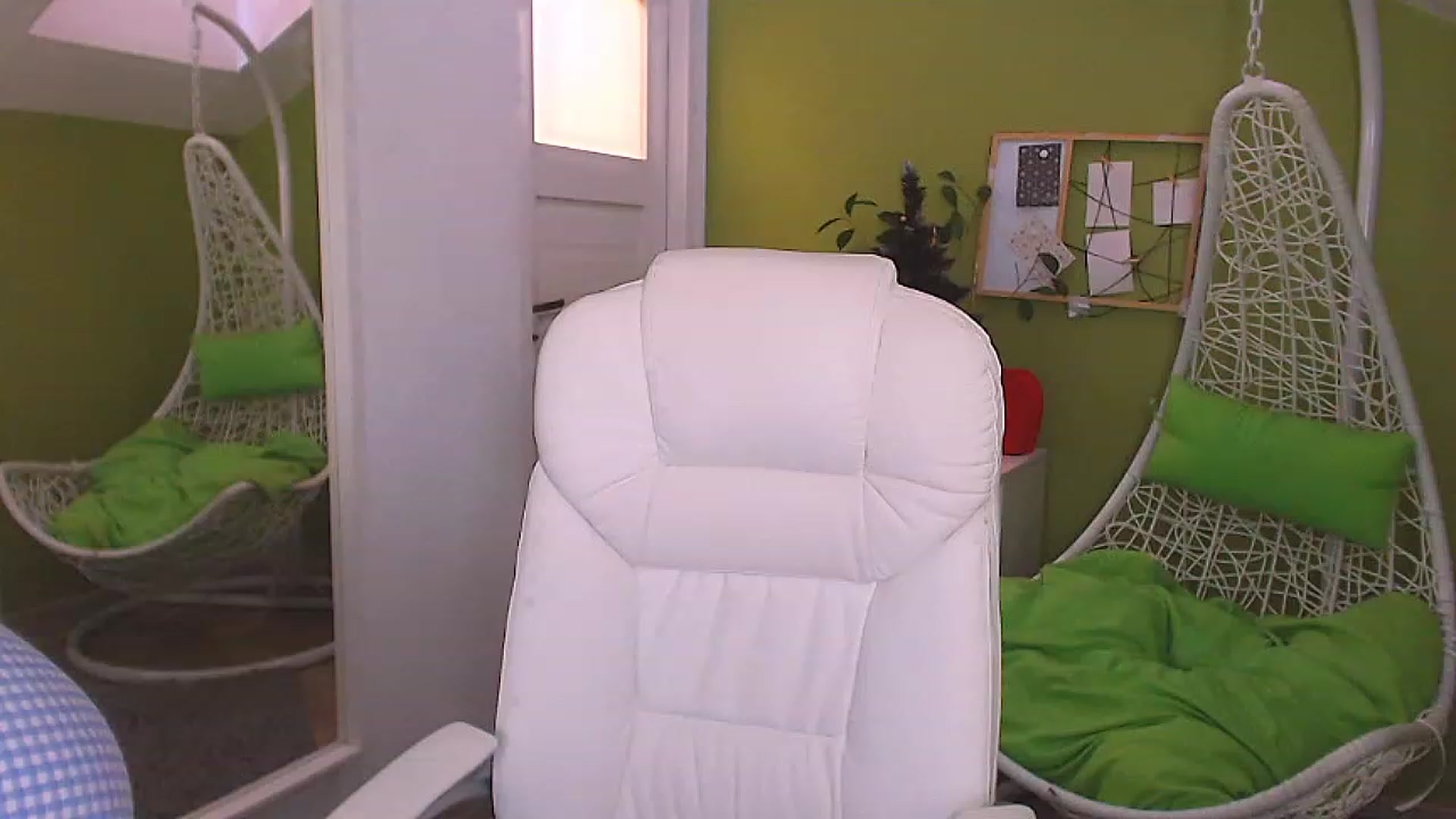 Gallery image thumbnail from JenniferMoris's myfreecams stream on, 12/30/2022, 12:28 image 14 of 20