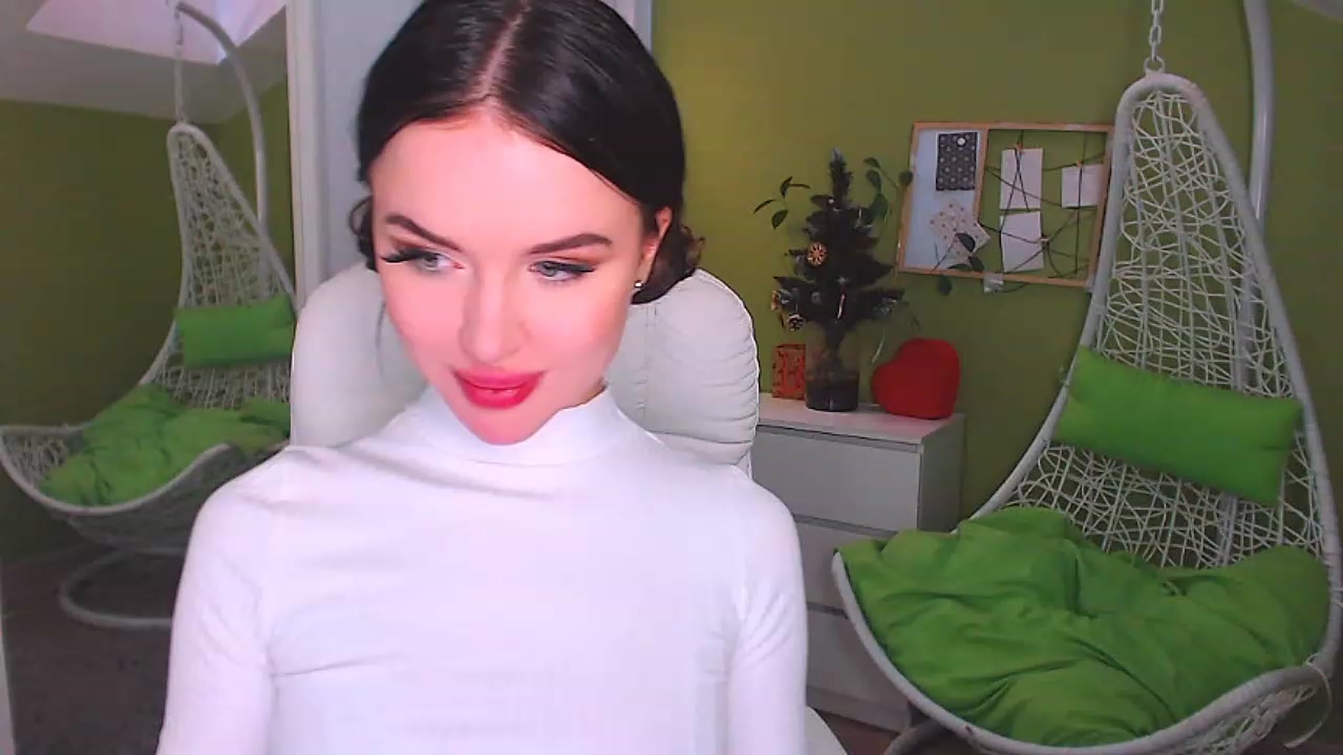 Gallery image thumbnail from JenniferMoris's myfreecams stream on, 12/30/2022, 13:17 image 20 of 20
