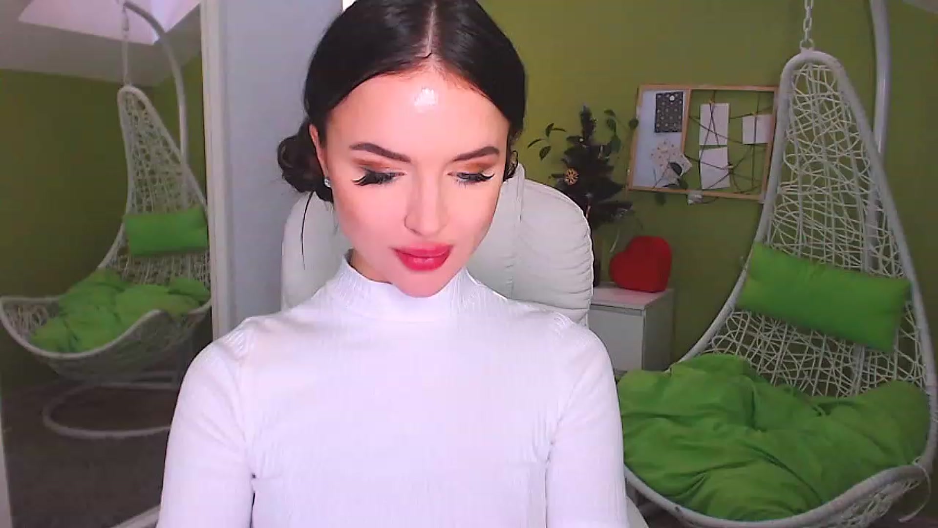 Gallery image thumbnail from JenniferMoris's myfreecams stream on, 12/30/2022, 13:17 image 3 of 20