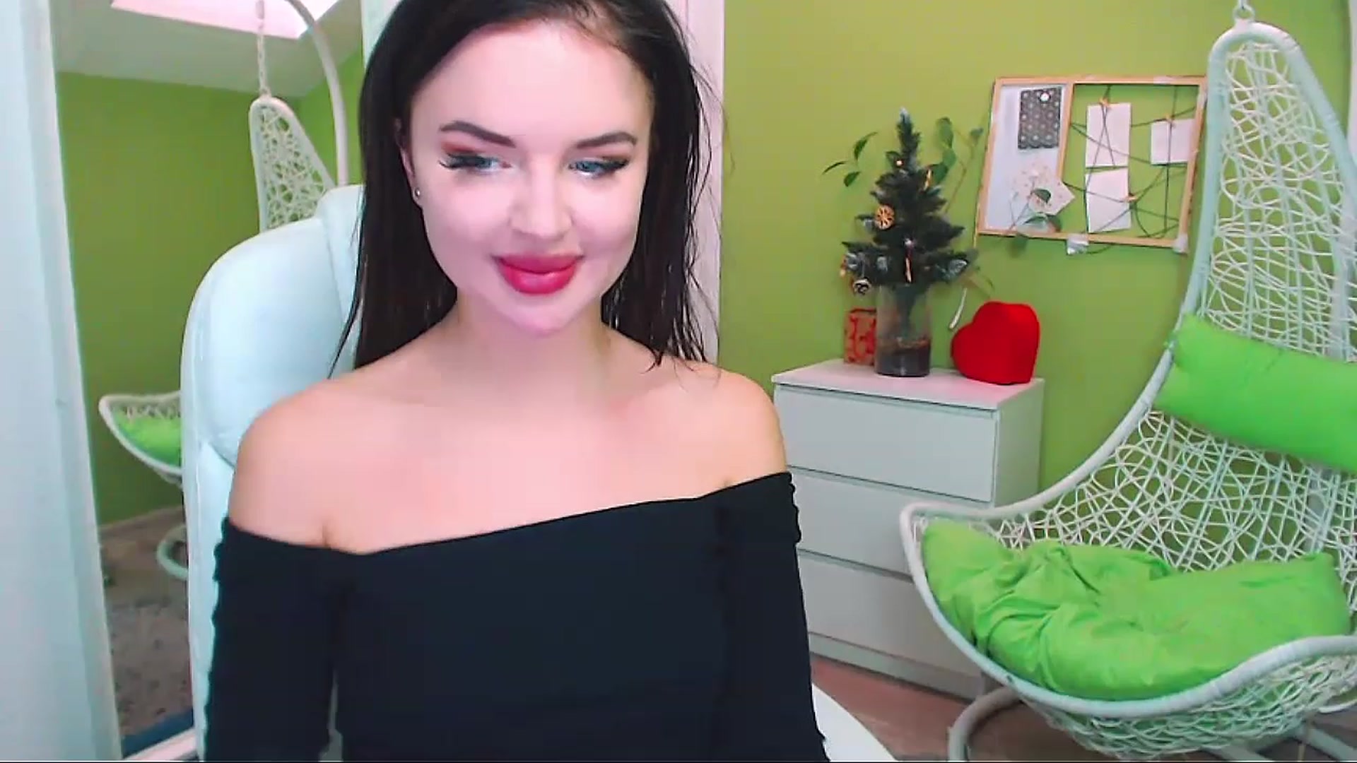 Gallery image thumbnail from JenniferMoris's myfreecams stream on, 01/09/2023, 10:14 image 12 of 20