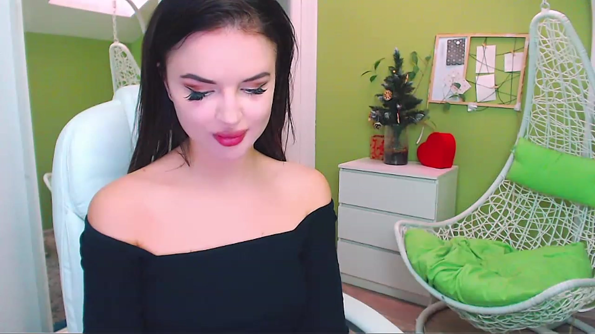 Gallery image thumbnail from JenniferMoris's myfreecams stream on, 01/09/2023, 10:14 image 8 of 20
