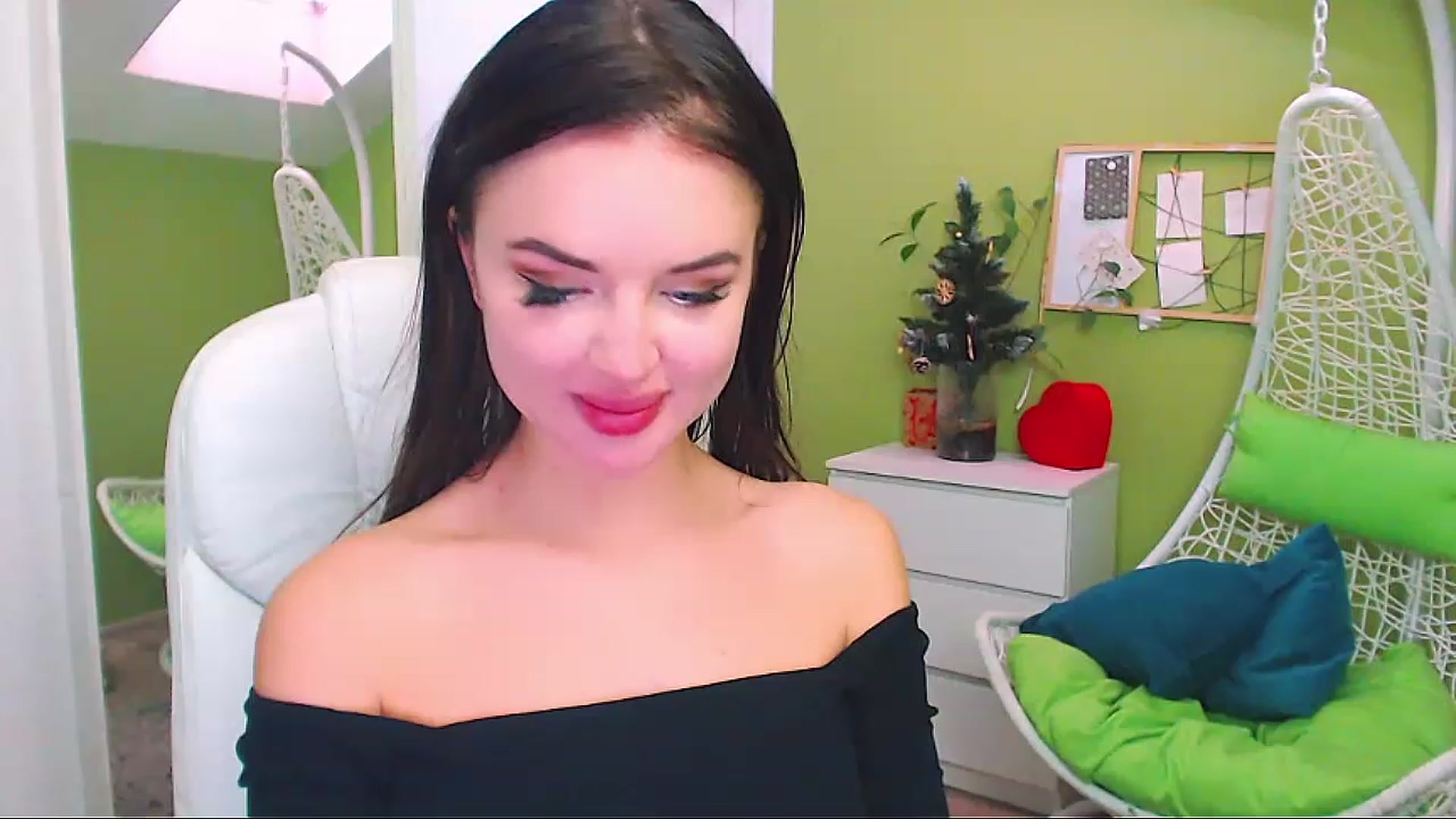 Gallery image thumbnail from JenniferMoris's myfreecams stream on, 01/09/2023, 12:31 image 5 of 20