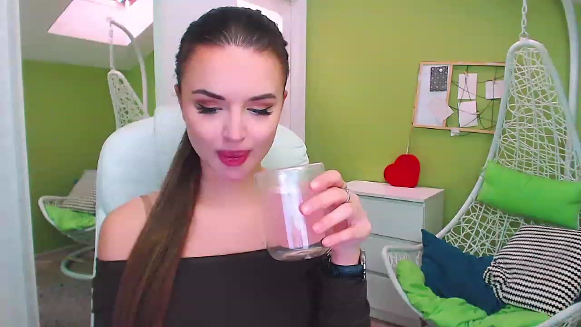Gallery image thumbnail from JenniferMoris's myfreecams stream on, 01/12/2023, 11:22 image 4 of 20