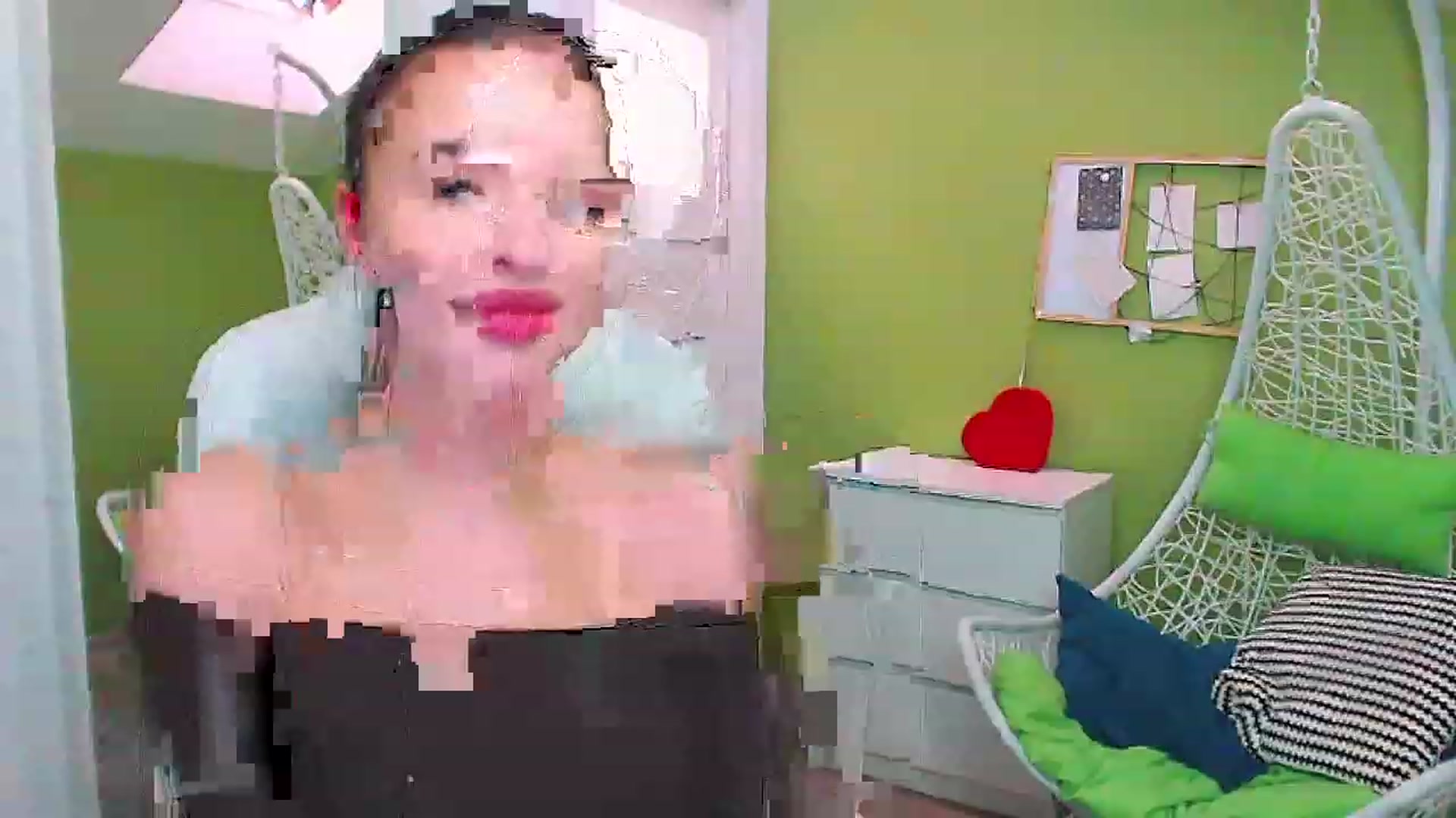 Gallery image thumbnail from JenniferMoris's myfreecams stream on, 01/12/2023, 11:22 image 16 of 20