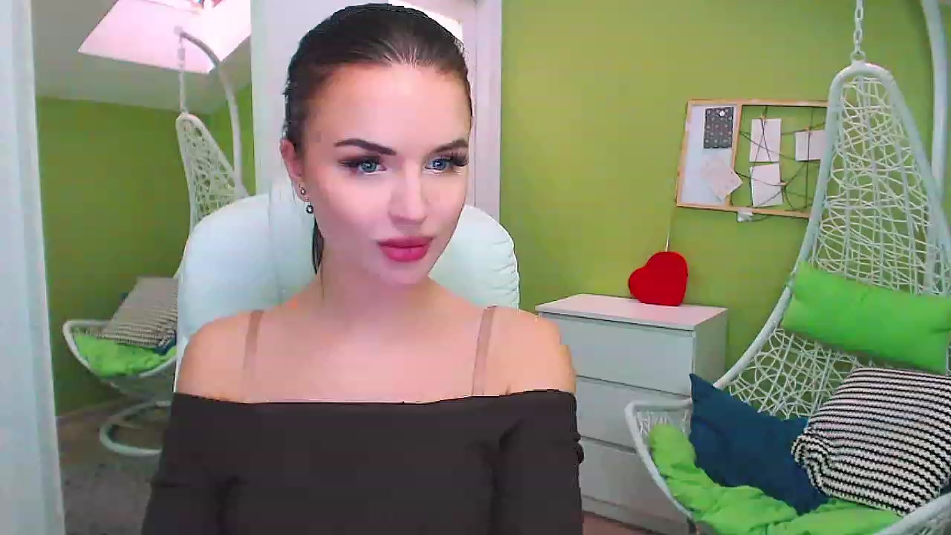 Gallery image thumbnail from JenniferMoris's myfreecams stream on, 01/12/2023, 11:22 image 20 of 20