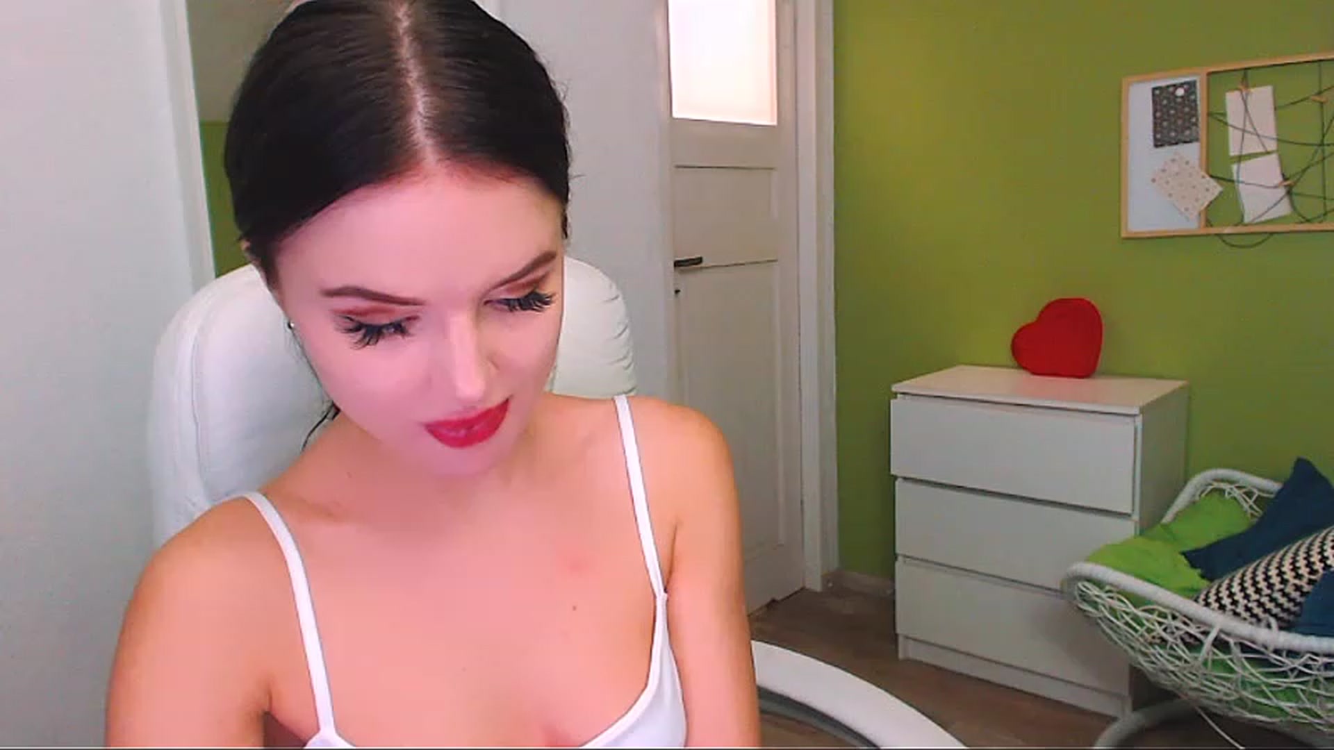 Gallery image thumbnail from JenniferMoris's myfreecams stream on, 01/15/2023, 12:32 image 8 of 20