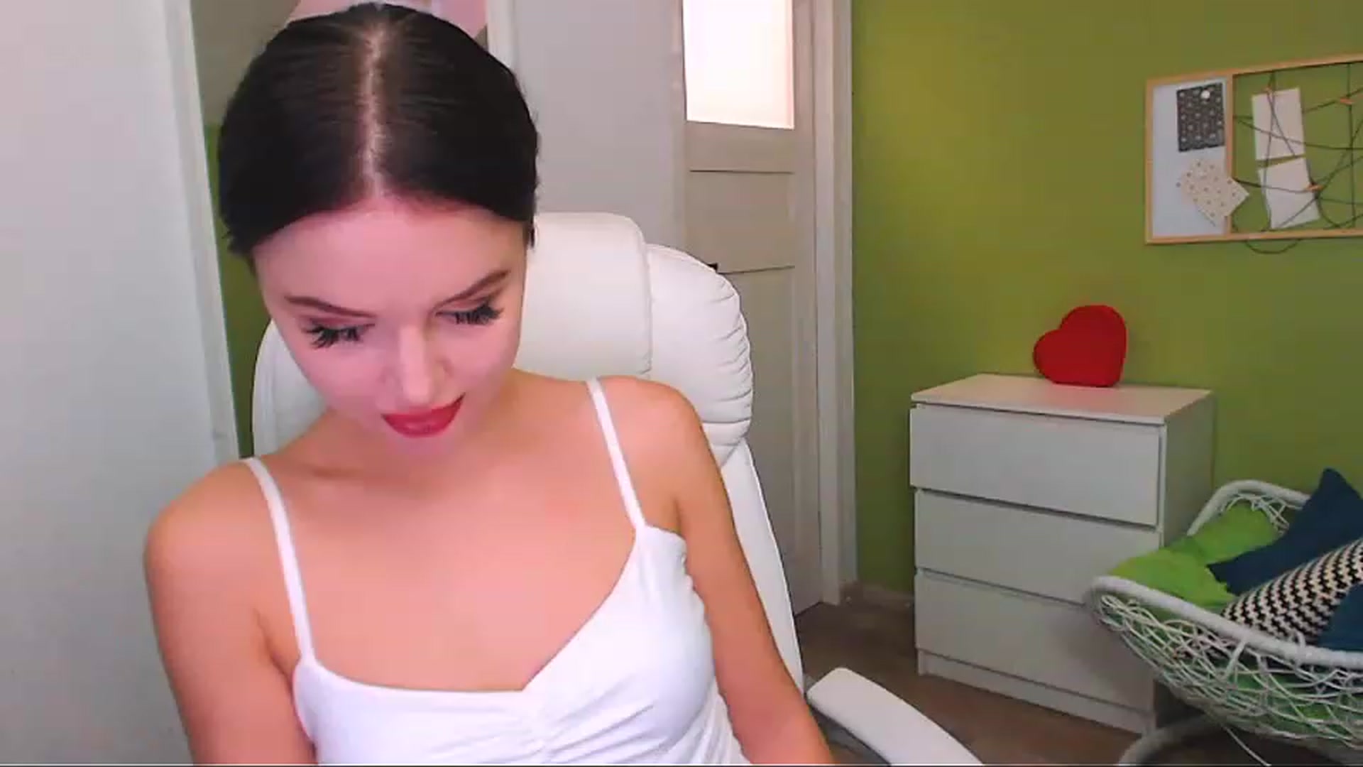 Gallery image thumbnail from JenniferMoris's myfreecams stream on, 01/15/2023, 12:32 image 17 of 20