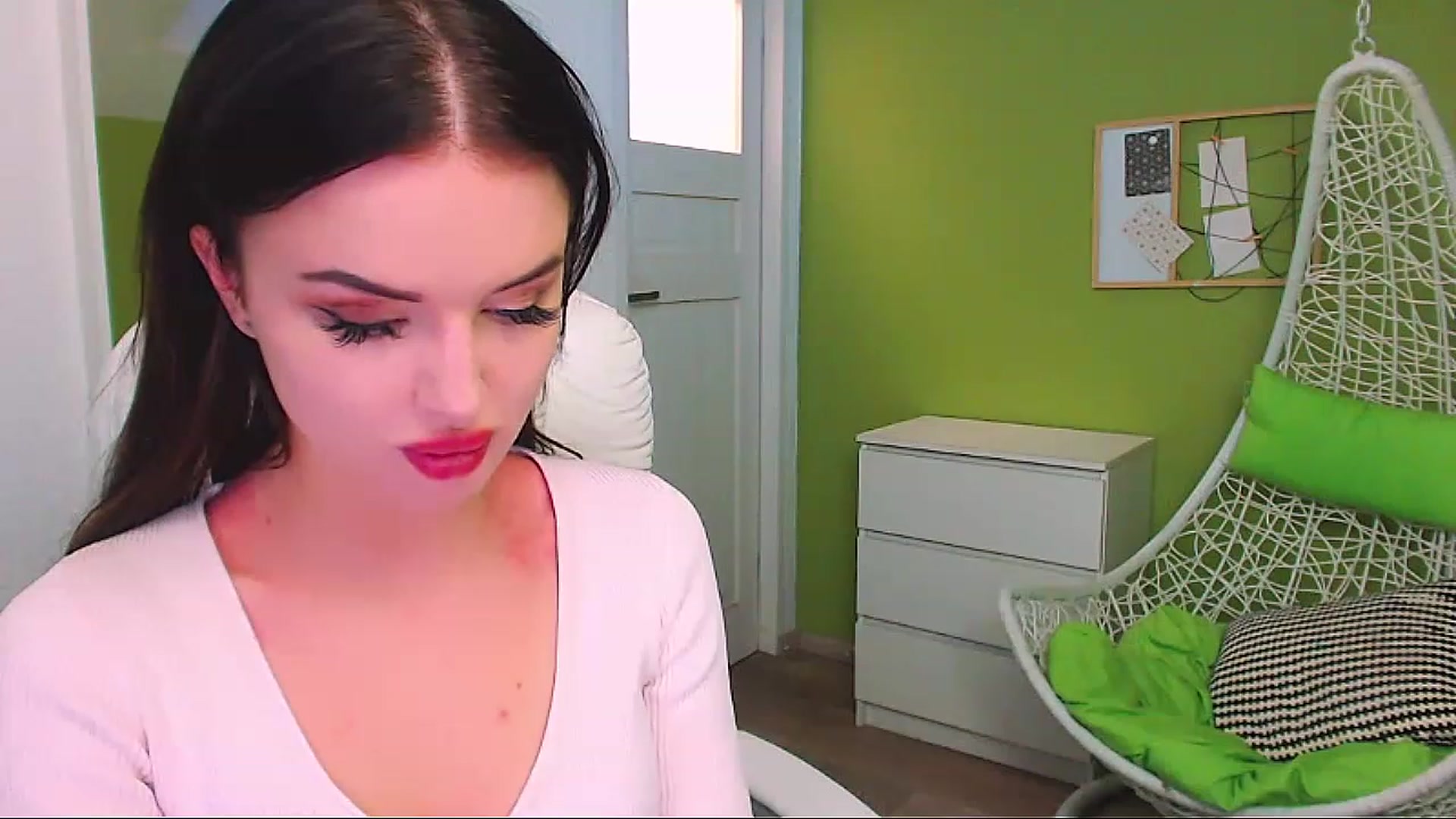 Gallery image thumbnail from JenniferMoris's myfreecams stream on, 01/16/2023, 15:08 image 1 of 20
