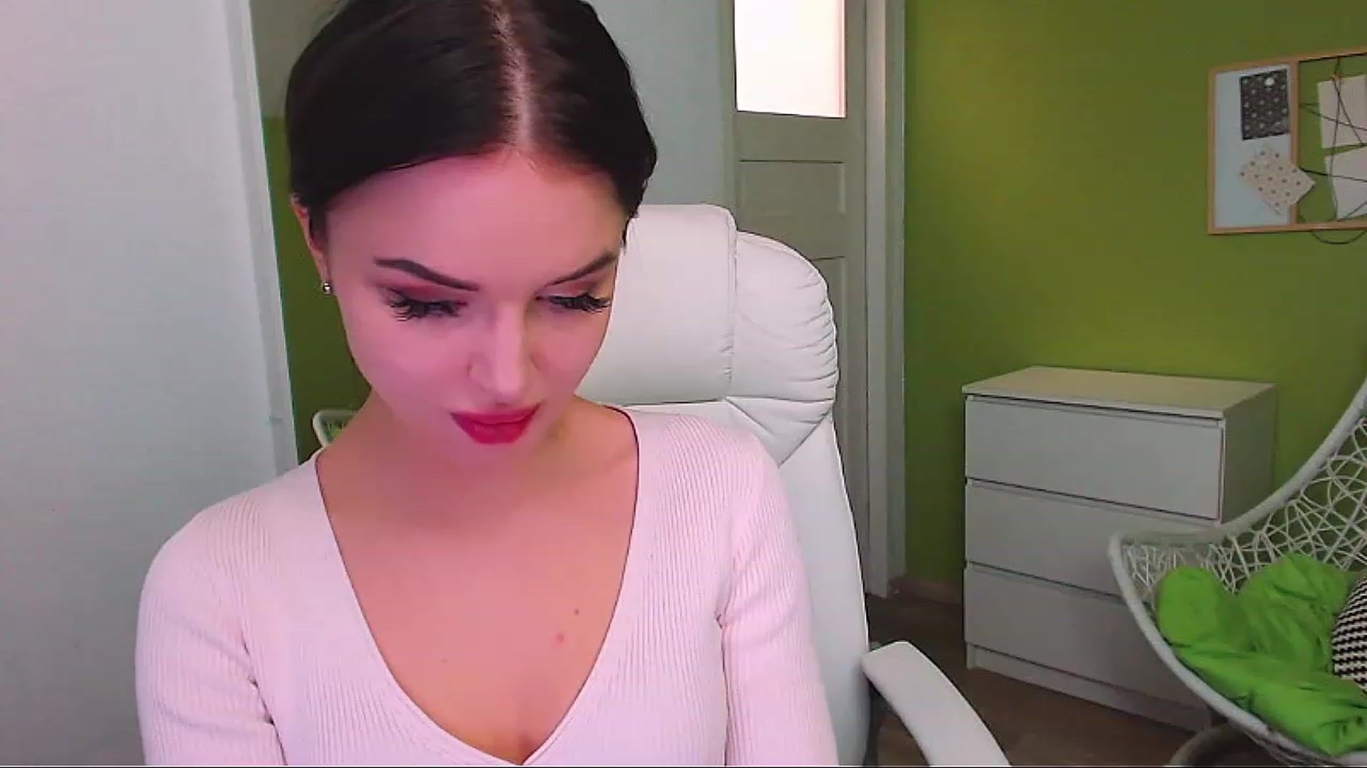 Gallery image thumbnail from JenniferMoris's myfreecams stream on, 01/16/2023, 15:50 image 9 of 20