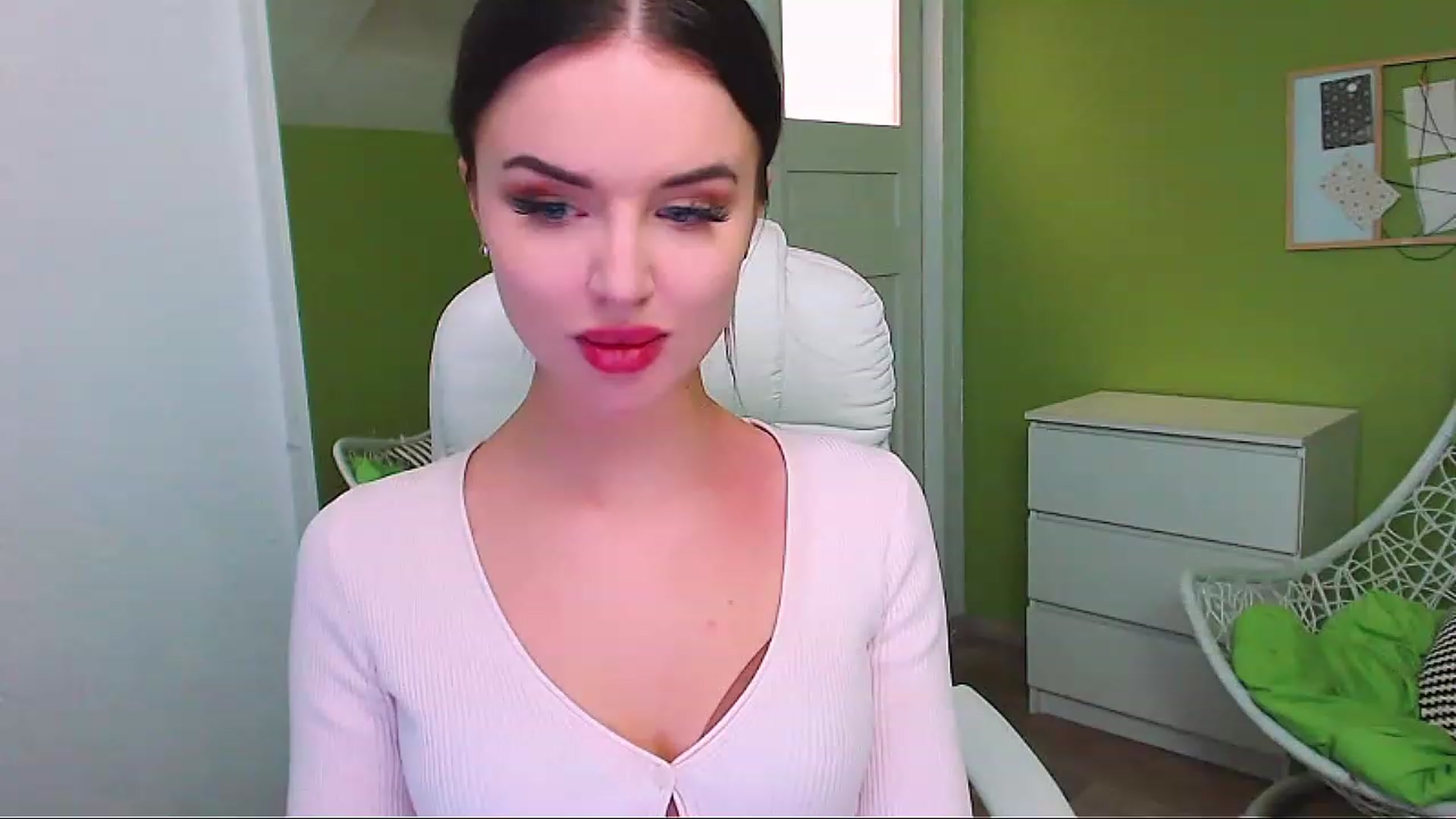 Gallery image thumbnail from JenniferMoris's myfreecams stream on, 01/16/2023, 15:50 image 12 of 20