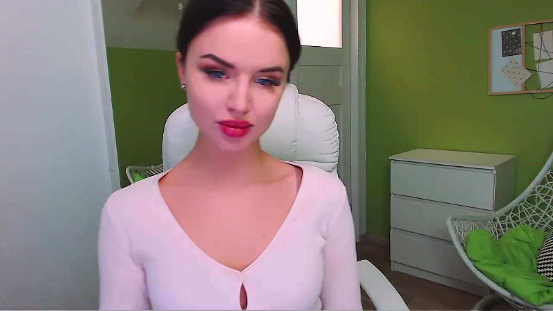 Gallery image thumbnail from JenniferMoris's myfreecams stream on, 01/16/2023, 15:50 image 6 of 20