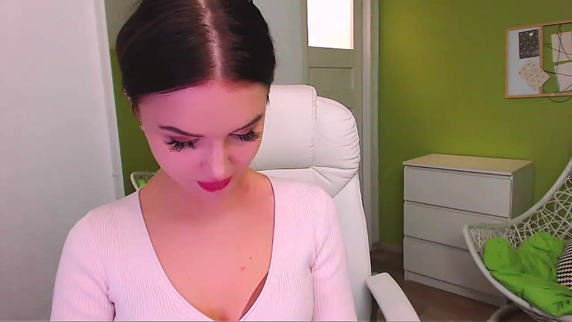 Gallery image thumbnail from JenniferMoris's myfreecams stream on, 01/16/2023, 15:50 image 16 of 20