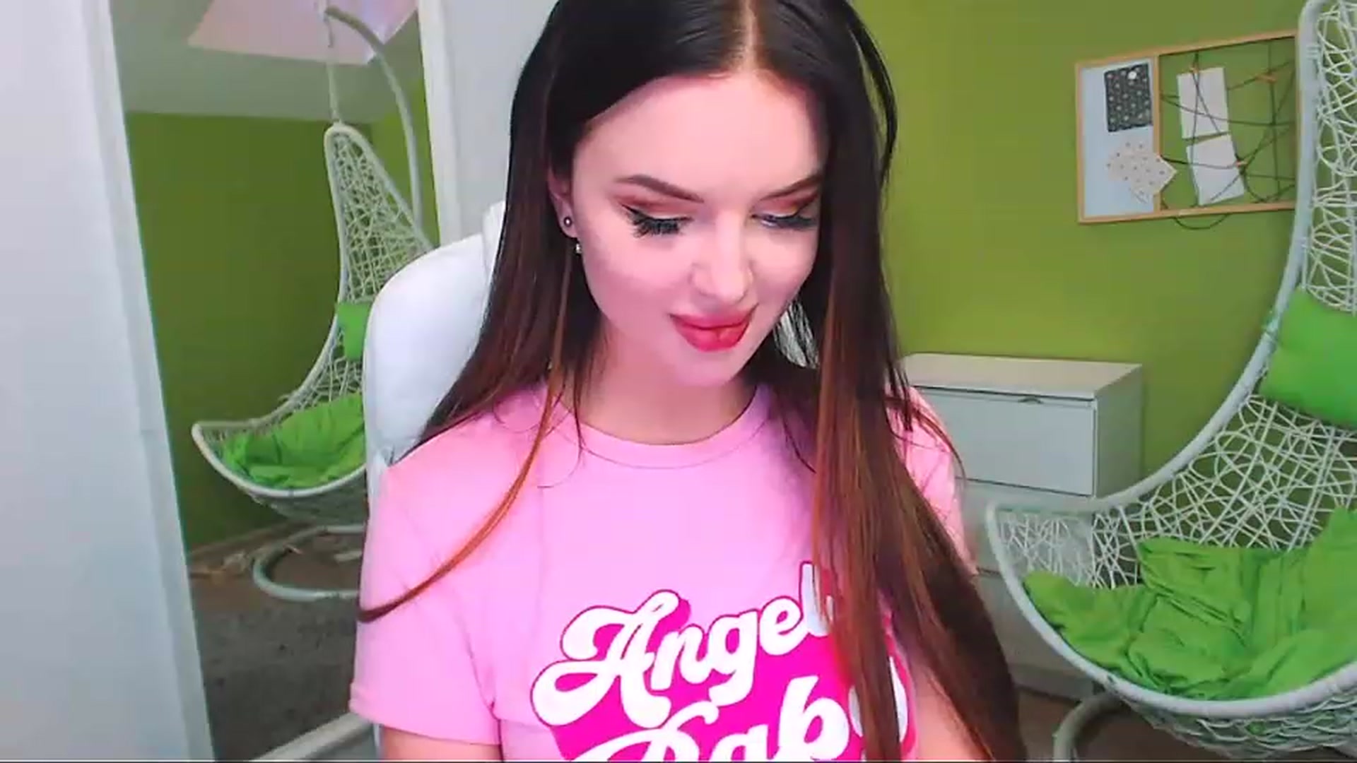 Gallery image thumbnail from JenniferMoris's myfreecams stream on, 01/19/2023, 13:49 image 12 of 20