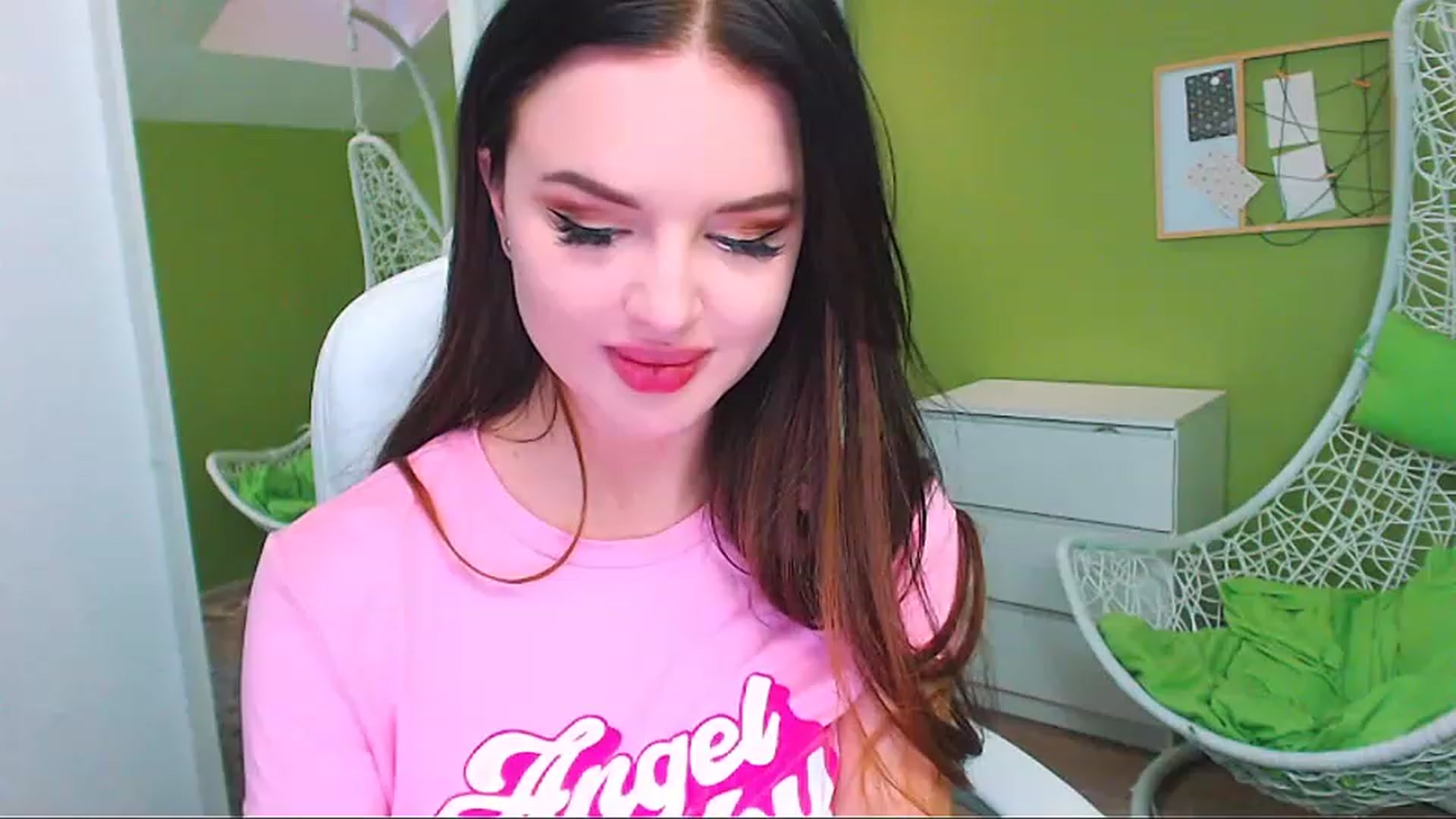 Gallery image thumbnail from JenniferMoris's myfreecams stream on, 01/19/2023, 13:49 image 6 of 20
